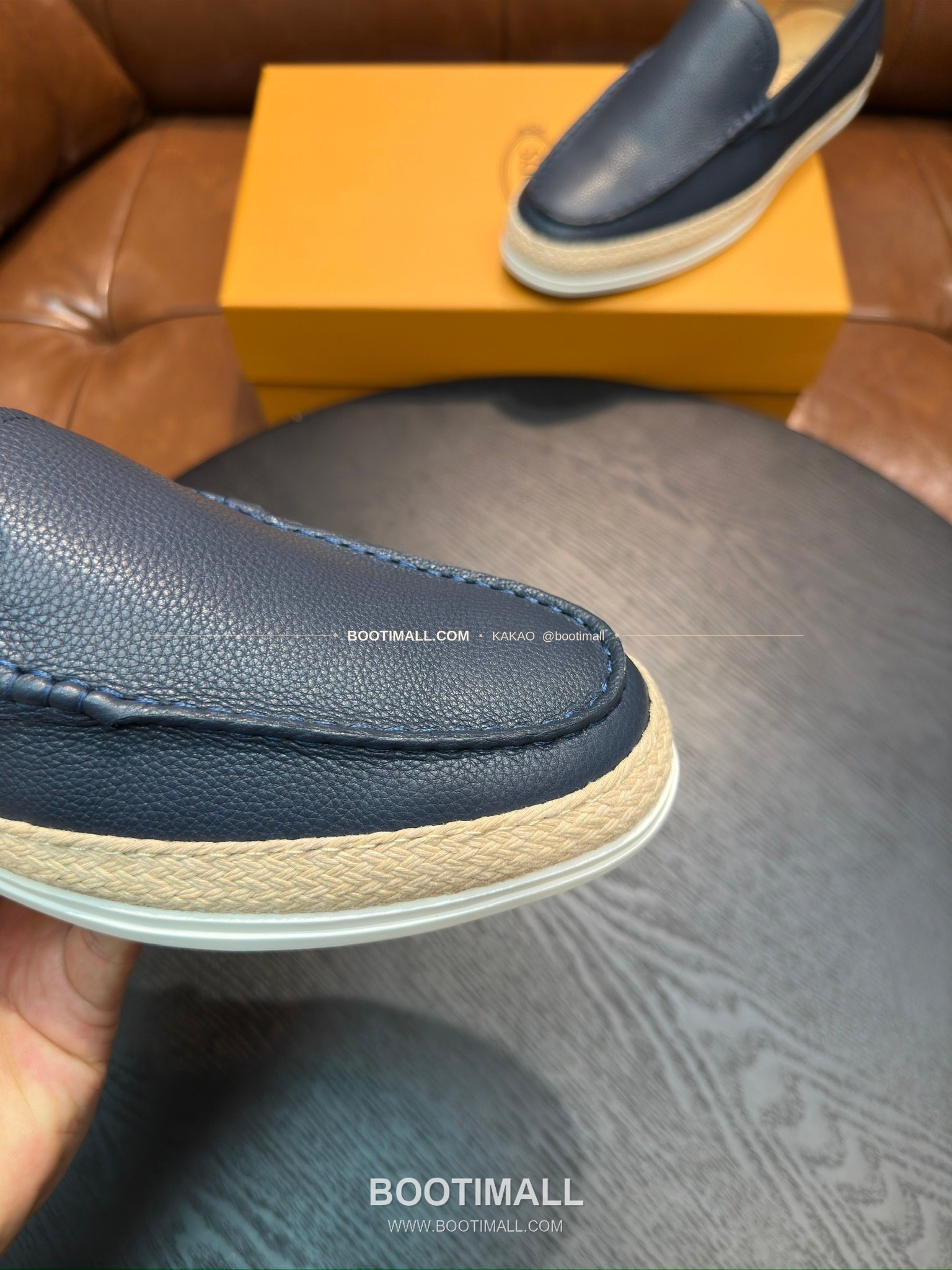 토즈 2026SS 스웨이드 로고 프린트 라피아 트림 브라운 로퍼 Tod's 2026 SS Suede Logo Print Raffia Trim Brown Loafers 9