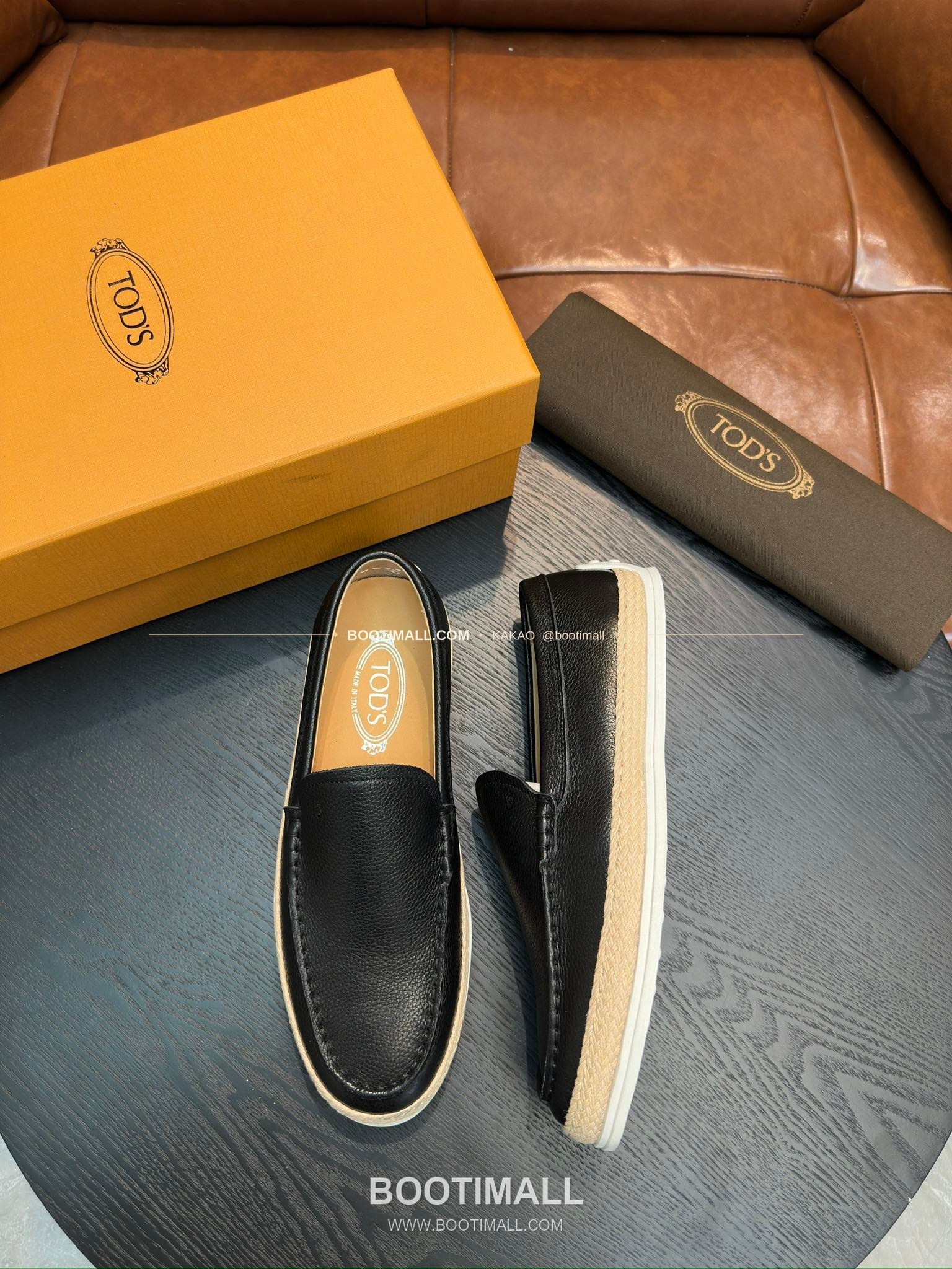토즈 2026SS 스웨이드 로고 프린트 라피아 트림 브라운 로퍼 Tod's 2026 SS Suede Logo Print Raffia Trim Brown Loafers 2