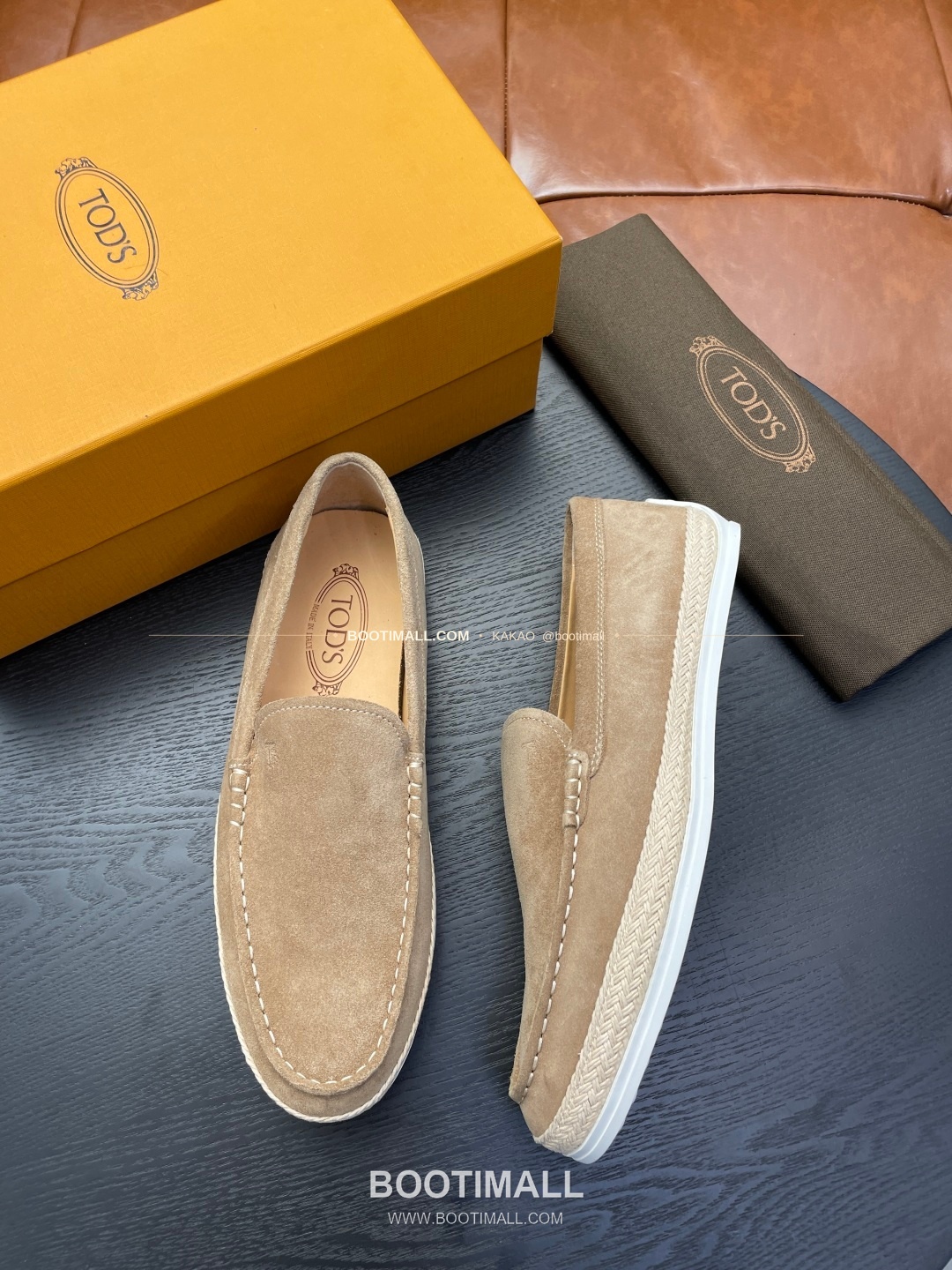 토즈 2026SS 스웨이드 로고 프린트 라피아 트림 브라운 로퍼 Tod's 2026 SS Suede Logo Print Raffia Trim Brown Loafers 2