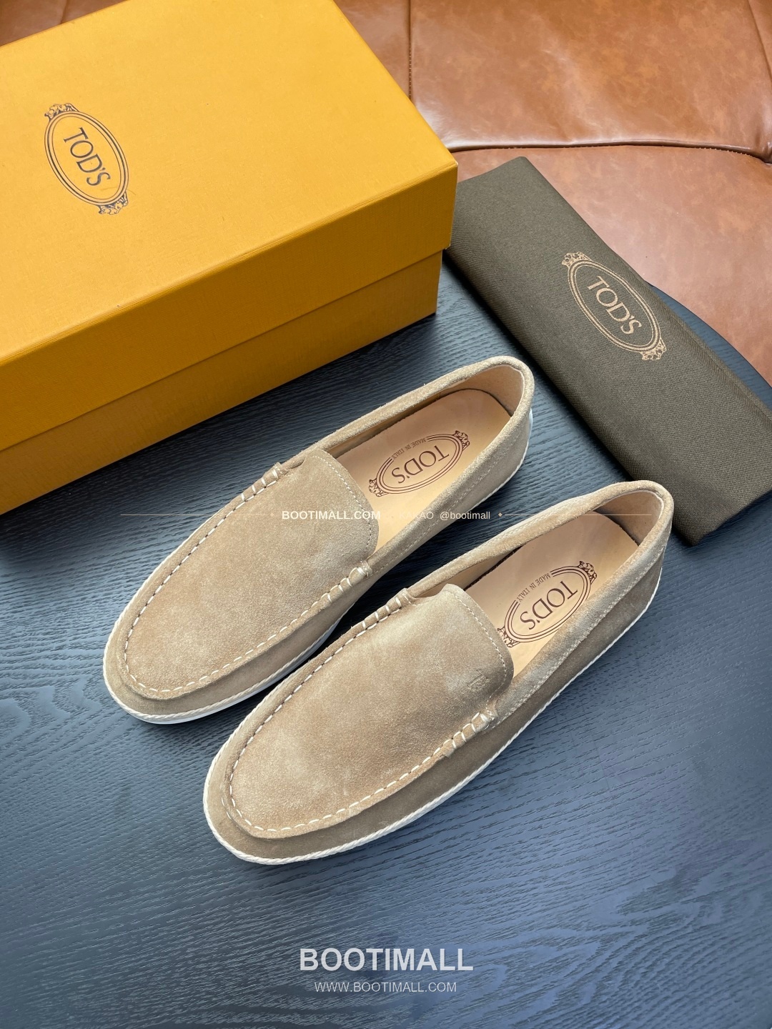 토즈 2026SS 스웨이드 로고 프린트 라피아 트림 브라운 로퍼 Tod's 2026 SS Suede Logo Print Raffia Trim Brown Loafers 3