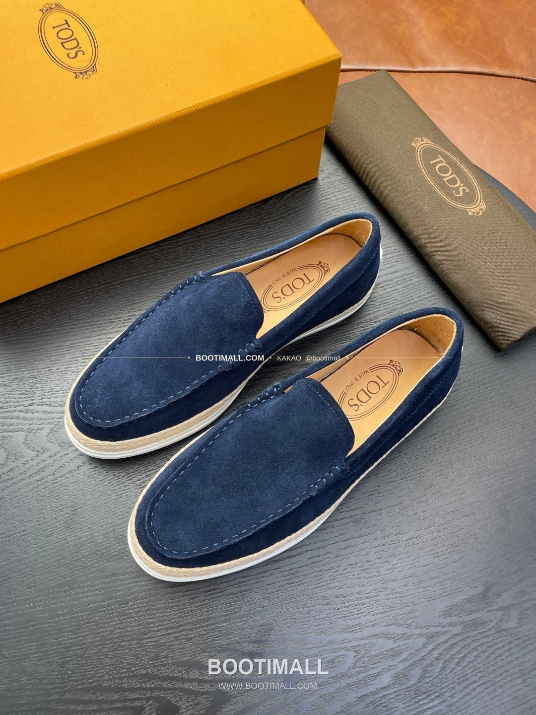 토즈 2026SS 스웨이드 로고 프린트 라피아 트림 브라운 로퍼 Tod's 2026 SS Suede Logo Print Raffia Trim Brown Loafers 3