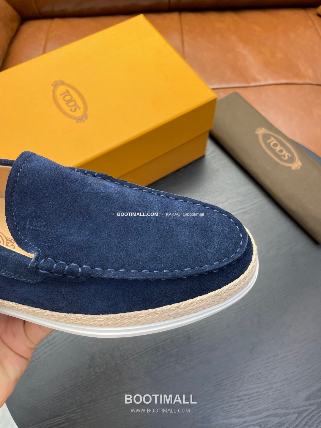 토즈 2026SS 스웨이드 로고 프린트 라피아 트림 브라운 로퍼 Tod's 2026 SS Suede Logo Print Raffia Trim Brown Loafers 4