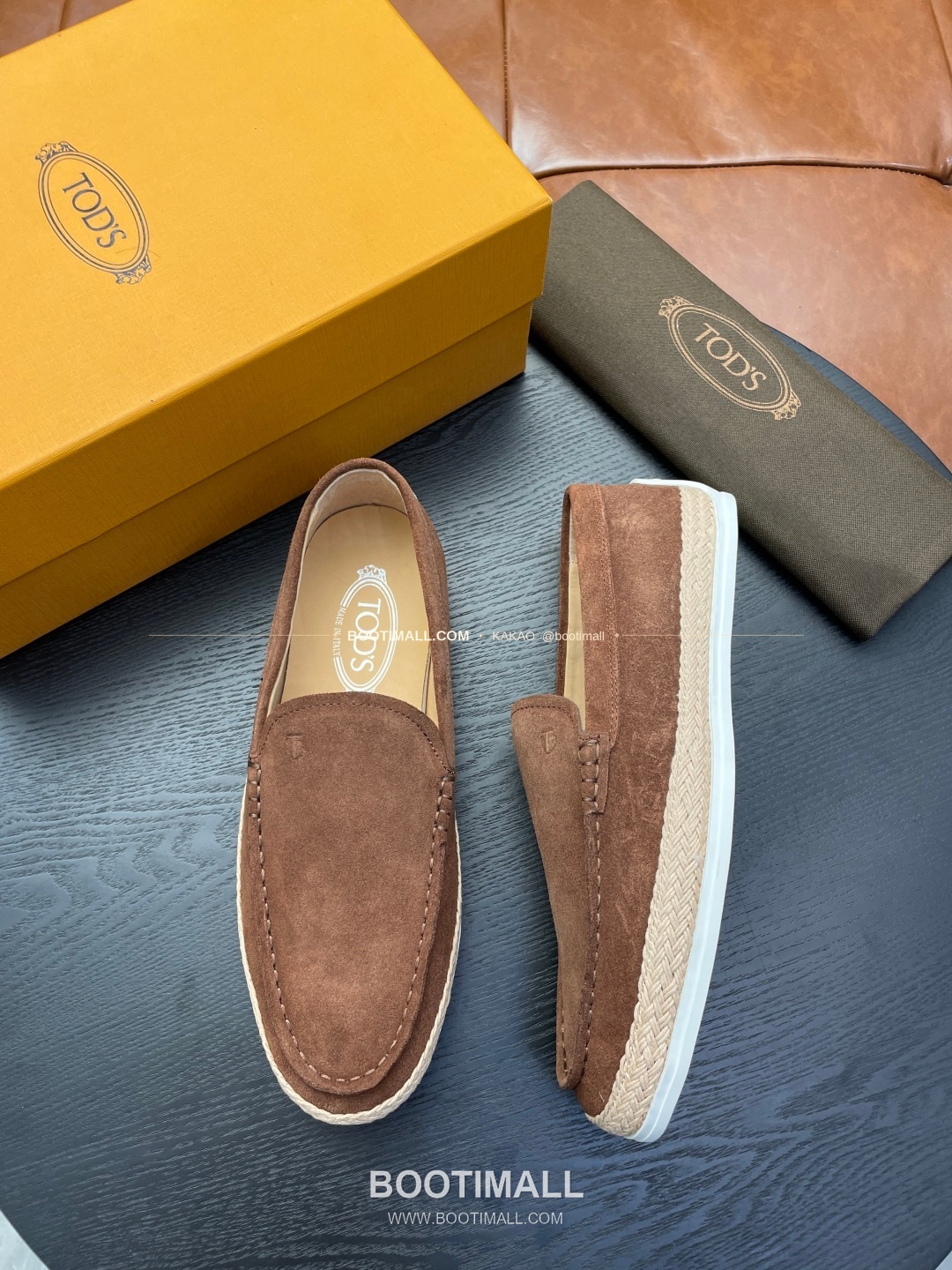 토즈 2026SS 스웨이드 로고 프린트 라피아 트림 브라운 로퍼 Tod's 2026 SS Suede Logo Print Raffia Trim Brown Loafers 2