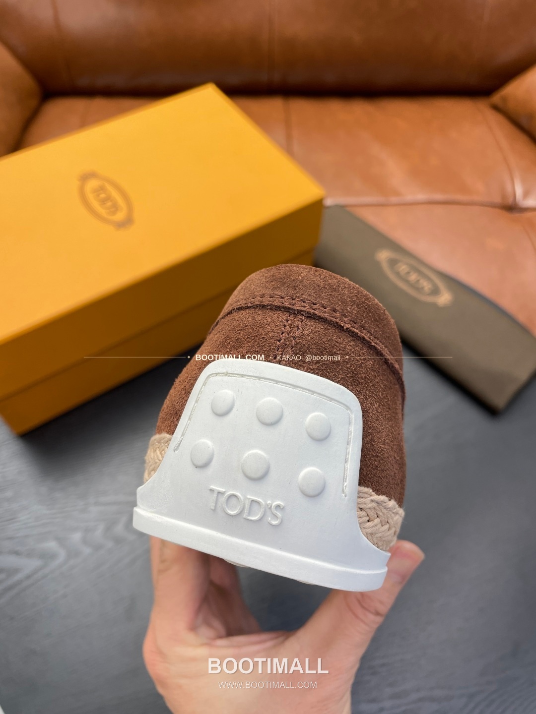 토즈 2026SS 스웨이드 로고 프린트 라피아 트림 브라운 로퍼 Tod's 2026 SS Suede Logo Print Raffia Trim Brown Loafers 8