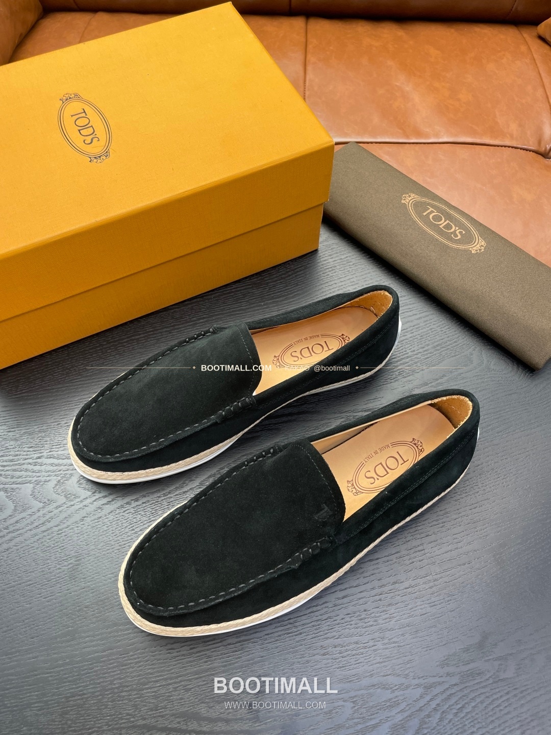 토즈 2026SS 스웨이드 로고 프린트 라피아 트림 브라운 로퍼 Tod's 2026 SS Suede Logo Print Raffia Trim Brown Loafers 3