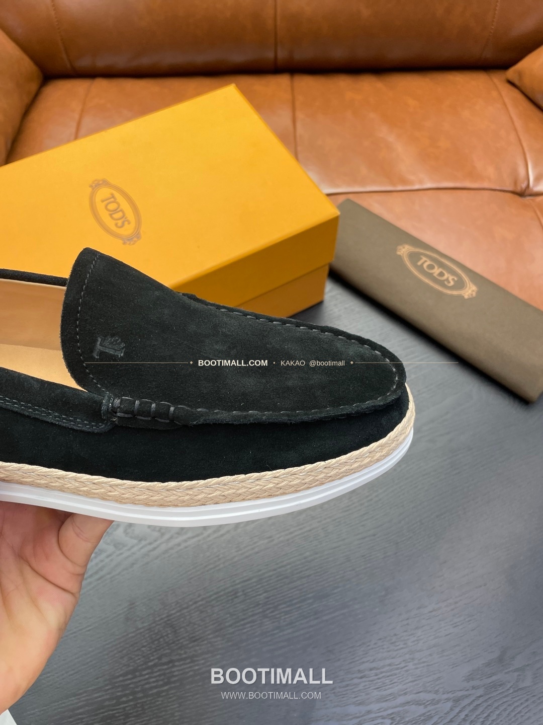 토즈 2026SS 스웨이드 로고 프린트 라피아 트림 브라운 로퍼 Tod's 2026 SS Suede Logo Print Raffia Trim Brown Loafers 4