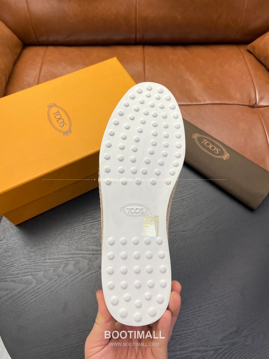 토즈 2026SS 스웨이드 로고 프린트 라피아 트림 브라운 로퍼 Tod's 2026 SS Suede Logo Print Raffia Trim Brown Loafers 9