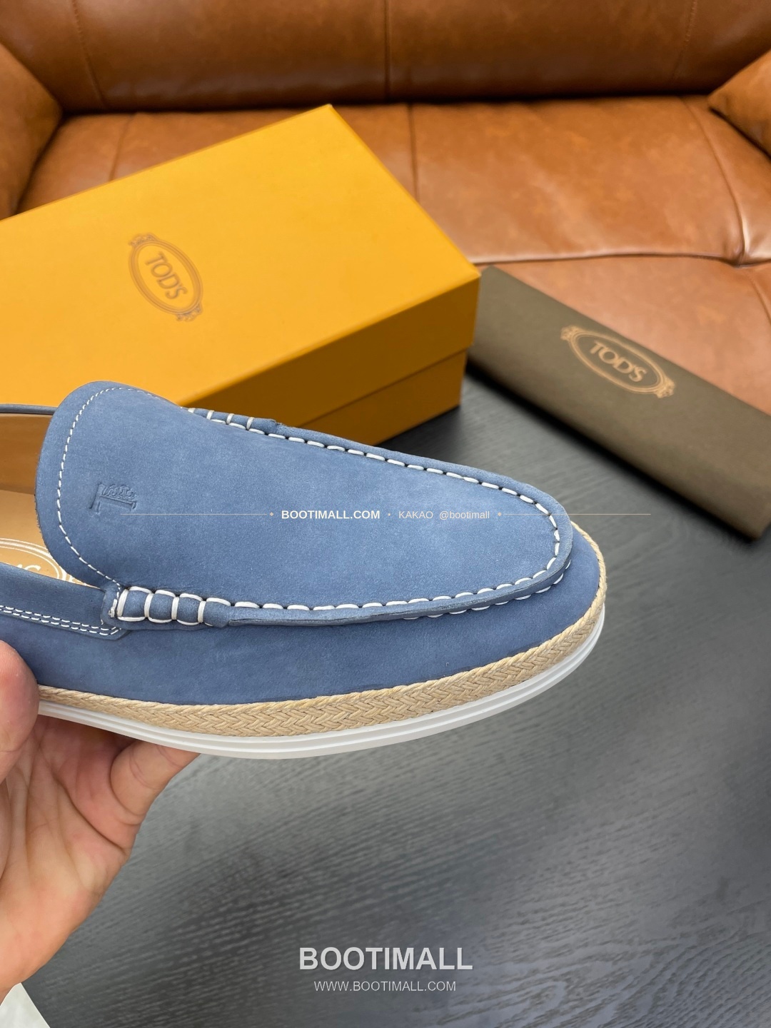 토즈 2026SS 스웨이드 로고 프린트 라피아 트림 브라운 로퍼 Tod's 2026 SS Suede Logo Print Raffia Trim Brown Loafers 4