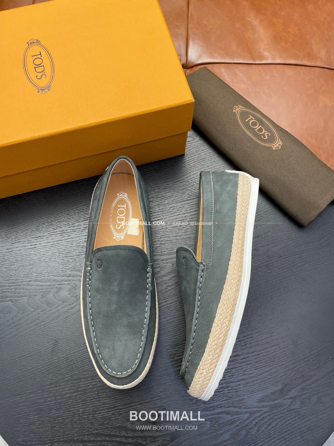 토즈 2026SS 스웨이드 로고 프린트 라피아 트림 브라운 로퍼 Tod's 2026 SS Suede Logo Print Raffia Trim Brown Loafers 2