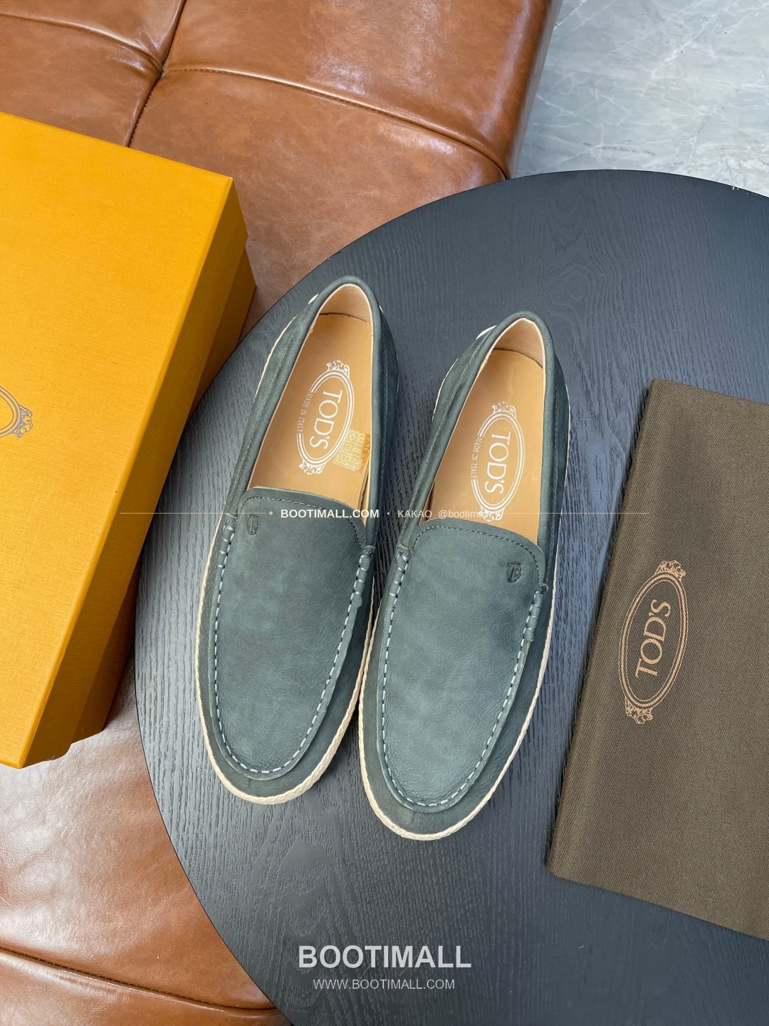 토즈 2026SS 스웨이드 로고 프린트 라피아 트림 브라운 로퍼 Tod's 2026 SS Suede Logo Print Raffia Trim Brown Loafers 5