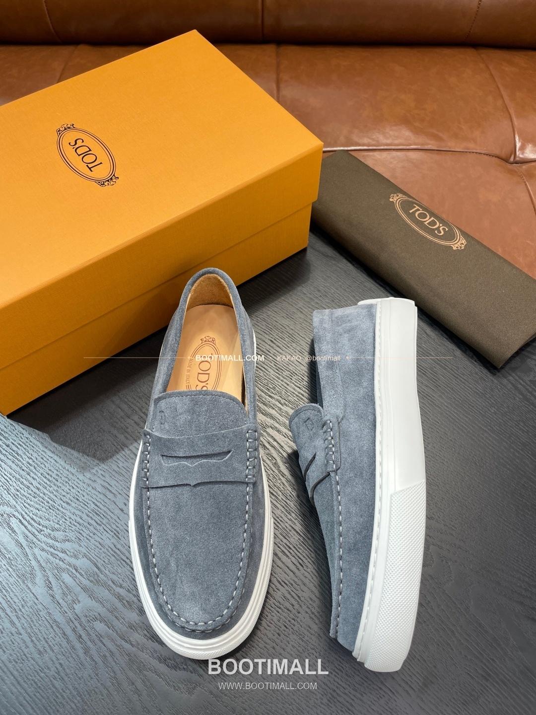 토즈 2026SS 송아지가죽 T로고 고미노 화이트 스니커즈 Tod's 2026 SS Calfskin T Logo Gommino White Sneakers 2