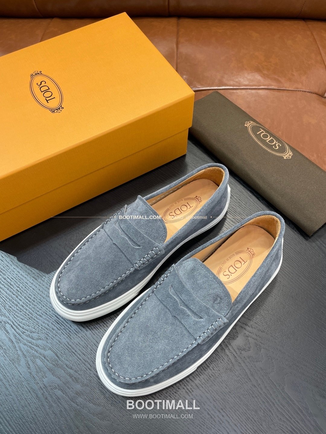 토즈 2026SS 송아지가죽 T로고 고미노 화이트 스니커즈 Tod's 2026 SS Calfskin T Logo Gommino White Sneakers 3