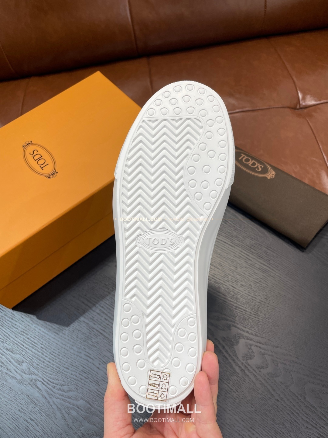 토즈 2026SS 송아지가죽 T로고 고미노 화이트 스니커즈 Tod's 2026 SS Calfskin T Logo Gommino White Sneakers 8