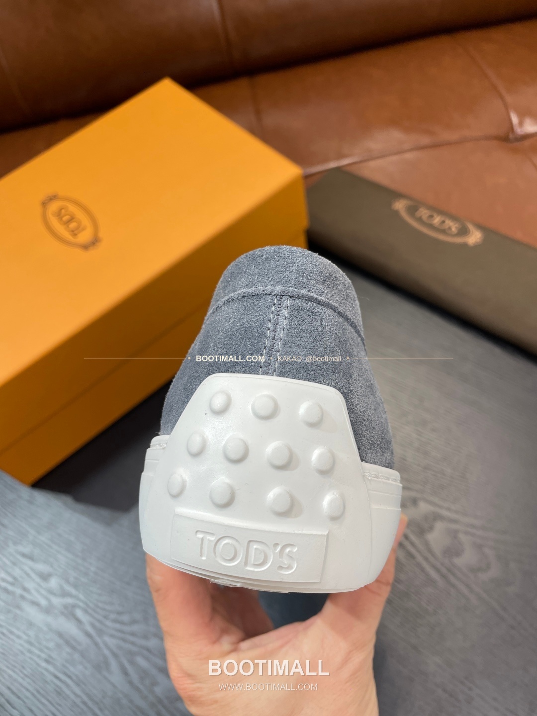 토즈 2026SS 송아지가죽 T로고 고미노 화이트 스니커즈 Tod's 2026 SS Calfskin T Logo Gommino White Sneakers 9