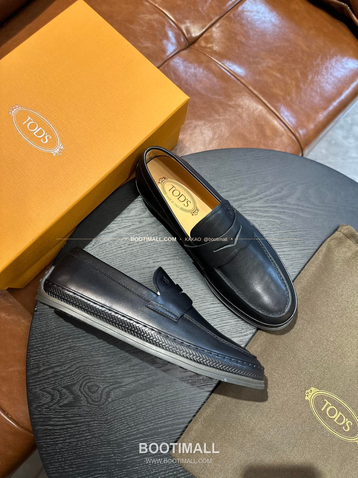 토즈 2026SS 송아지가죽 로고 디테일 고미노 브라운 로퍼 Tod's 2026 SS Calfskin Logo Detail Gommino Brown Loafers 4