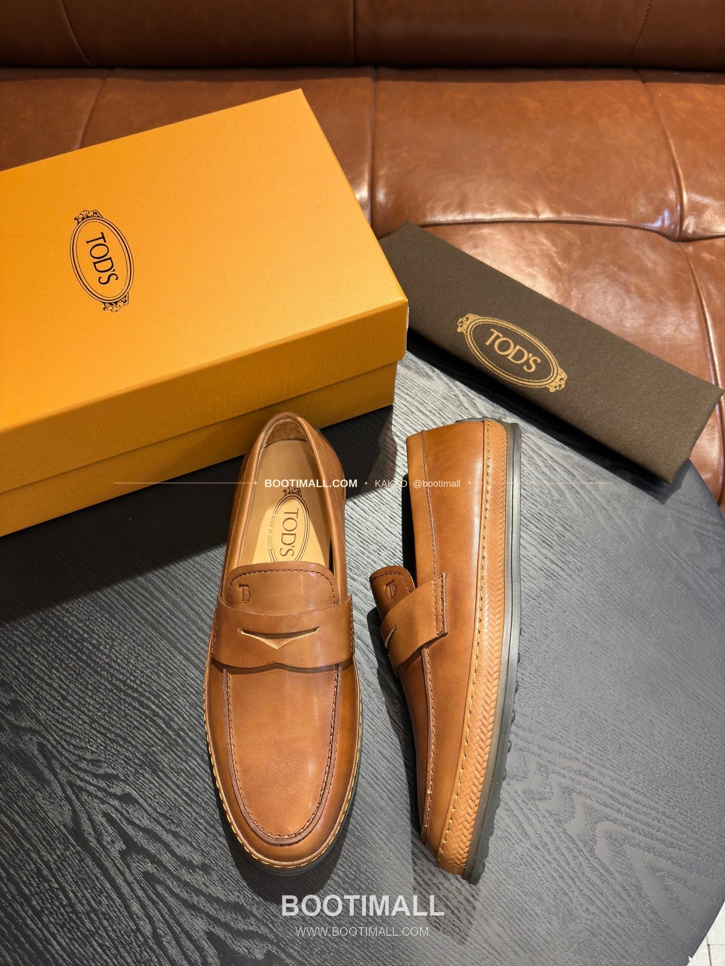 토즈 2026SS 송아지가죽 로고 디테일 고미노 브라운 로퍼 Tod's 2026 SS Calfskin Logo Detail Gommino Brown Loafers 2