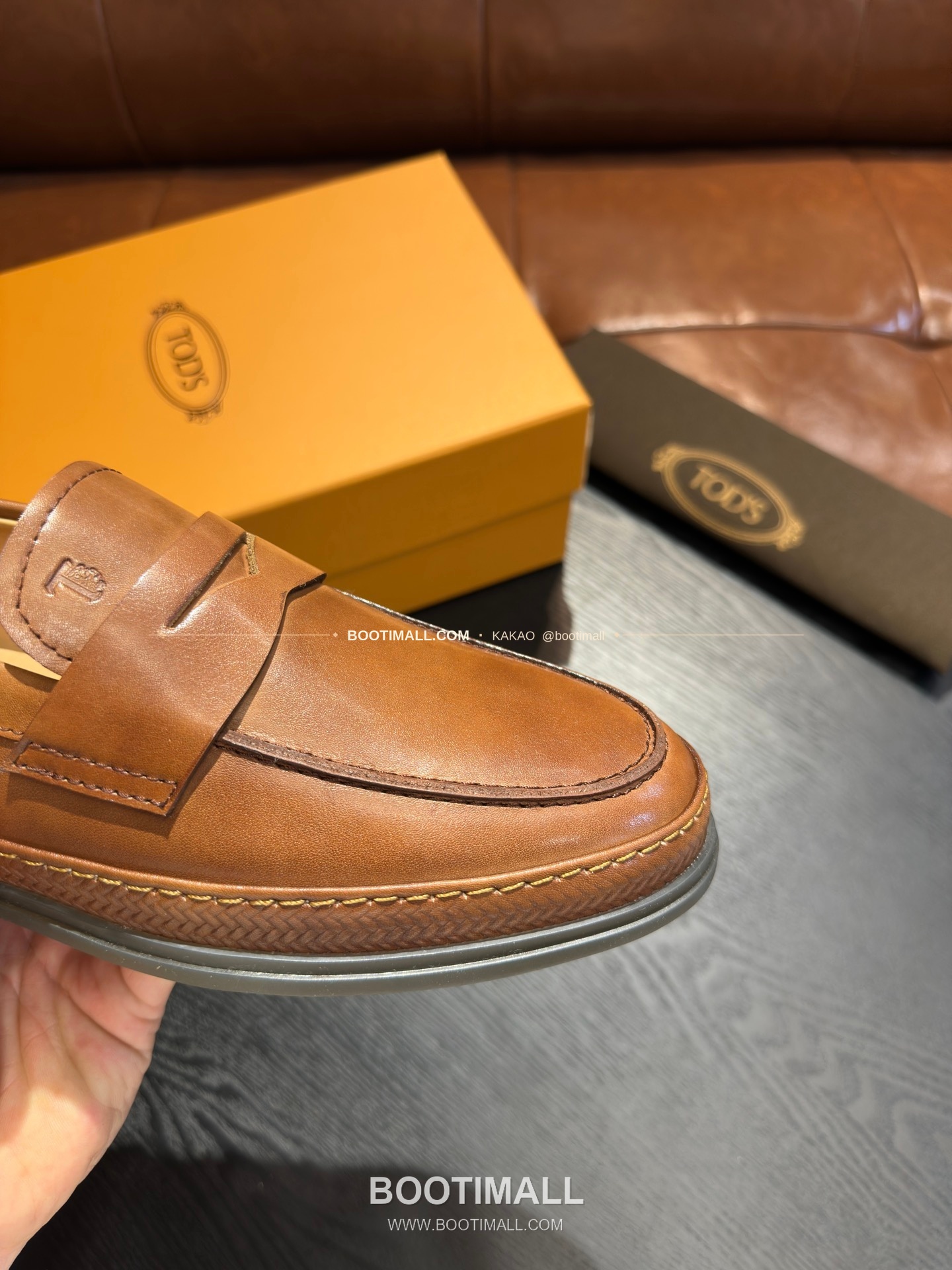 토즈 2026SS 송아지가죽 로고 디테일 고미노 브라운 로퍼 Tod's 2026 SS Calfskin Logo Detail Gommino Brown Loafers 7