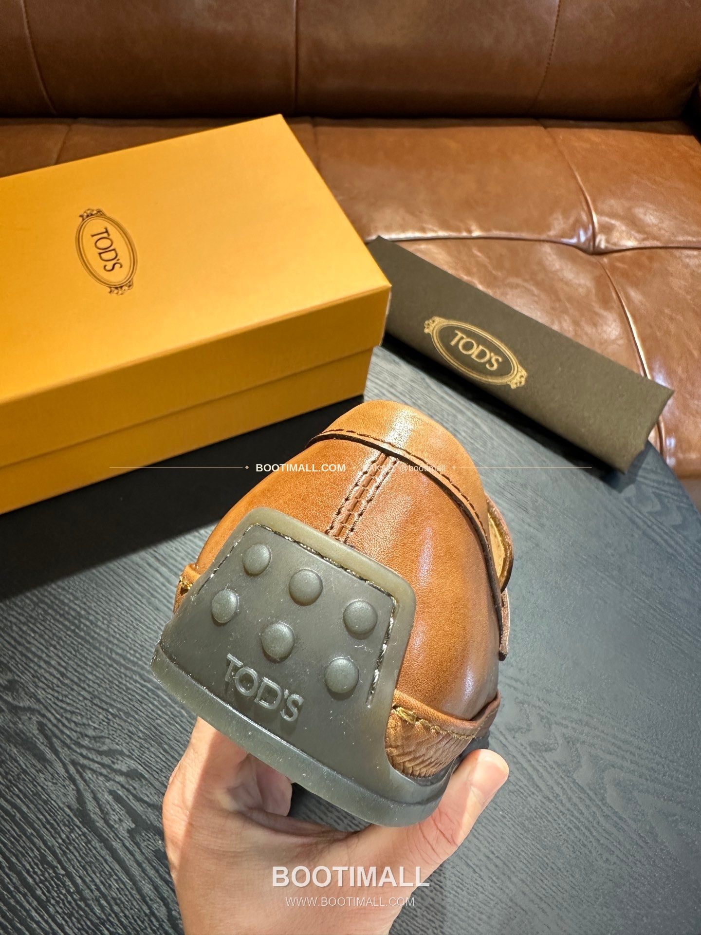 토즈 2026SS 송아지가죽 로고 디테일 고미노 브라운 로퍼 Tod's 2026 SS Calfskin Logo Detail Gommino Brown Loafers 9