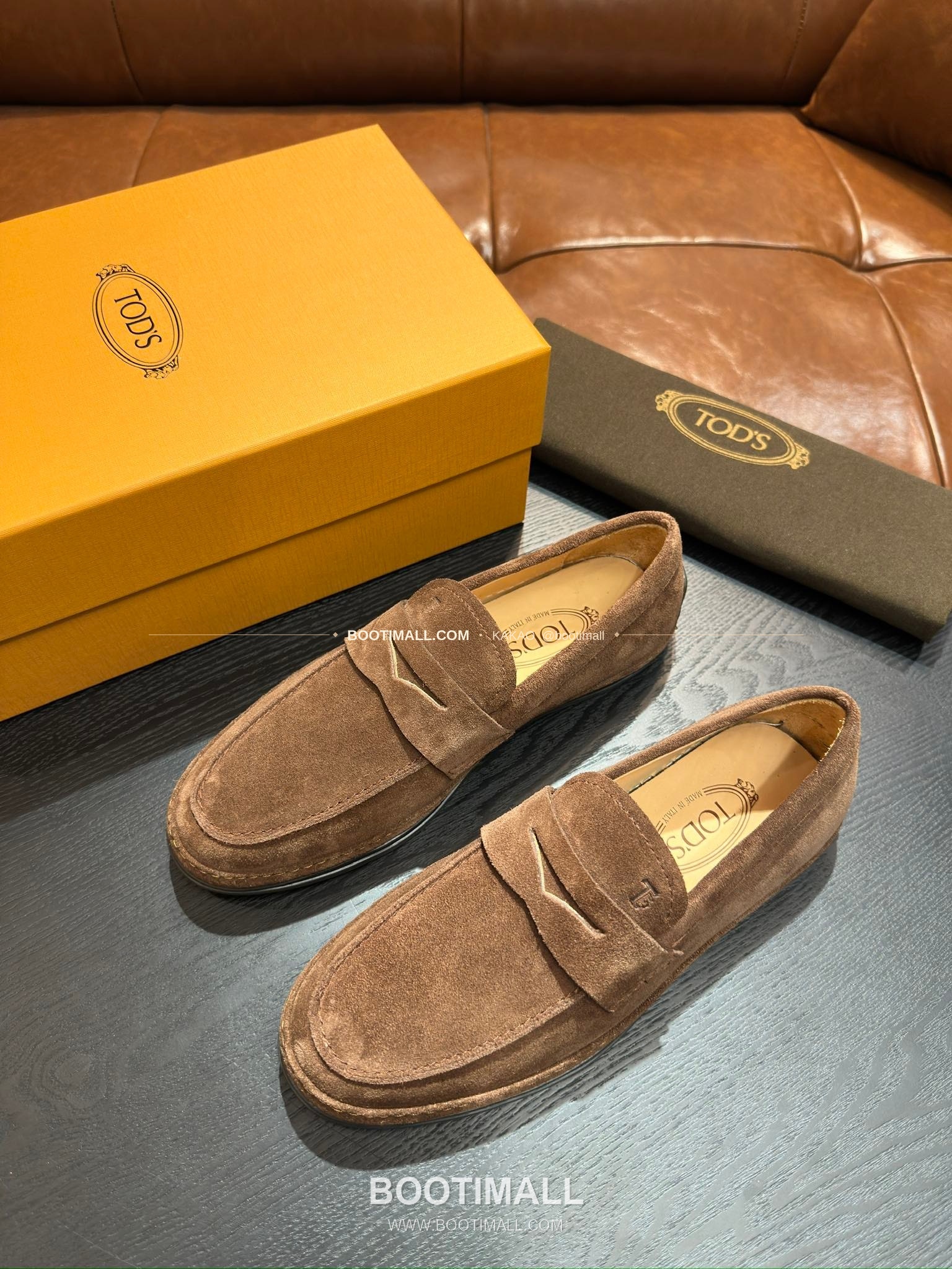 토즈 2026SS 송아지가죽 로고 디테일 위빙 트림 브라운 로퍼 Tod's 2026 SS Calfskin Logo Detail Weaving Trim Brown Loafers 3