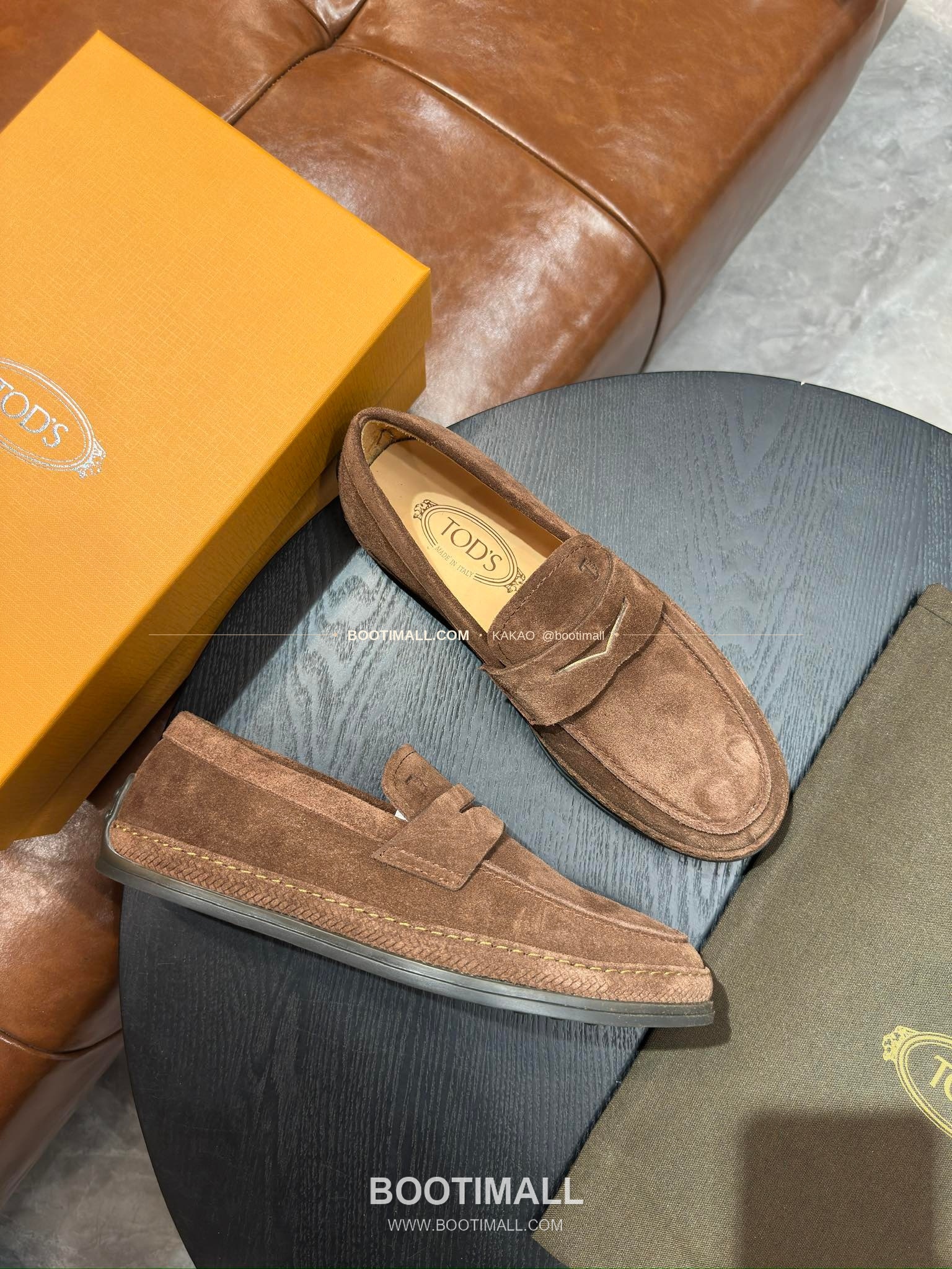 토즈 2026SS 송아지가죽 로고 디테일 위빙 트림 브라운 로퍼 Tod's 2026 SS Calfskin Logo Detail Weaving Trim Brown Loafers 4
