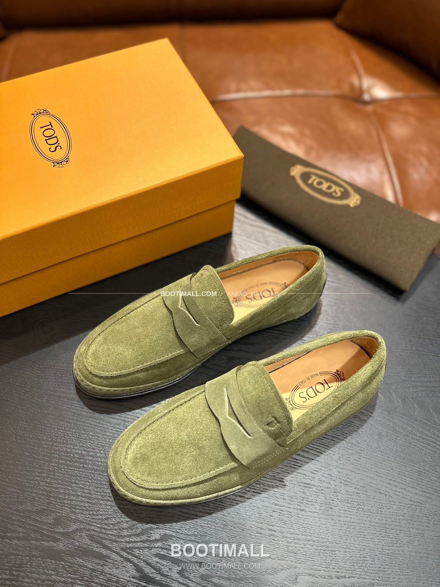 토즈 2026SS 송아지가죽 로고 디테일 위빙 트림 브라운 로퍼 Tod's 2026 SS Calfskin Logo Detail Weaving Trim Brown Loafers 3