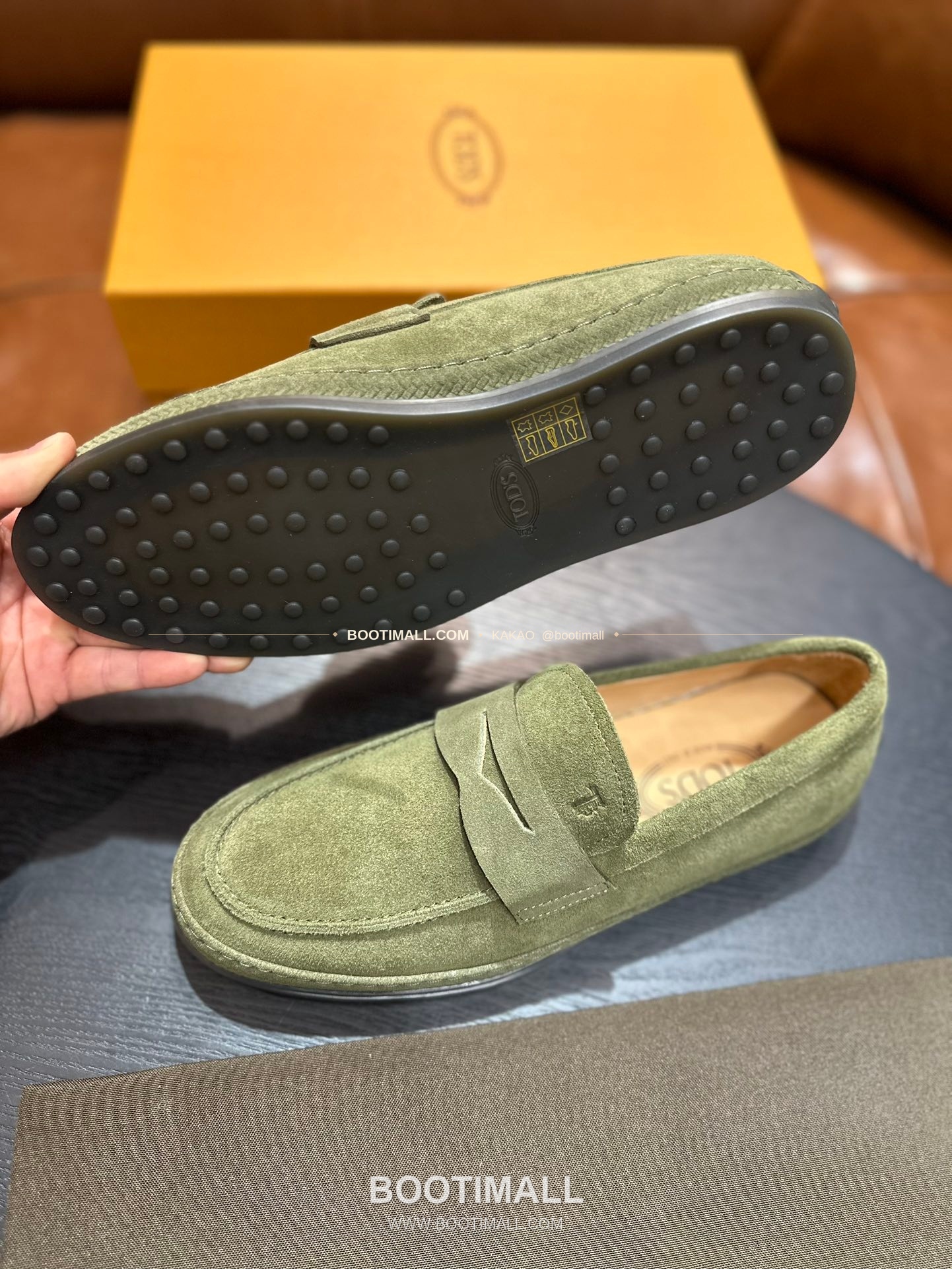 토즈 2026SS 송아지가죽 로고 디테일 위빙 트림 브라운 로퍼 Tod's 2026 SS Calfskin Logo Detail Weaving Trim Brown Loafers 5