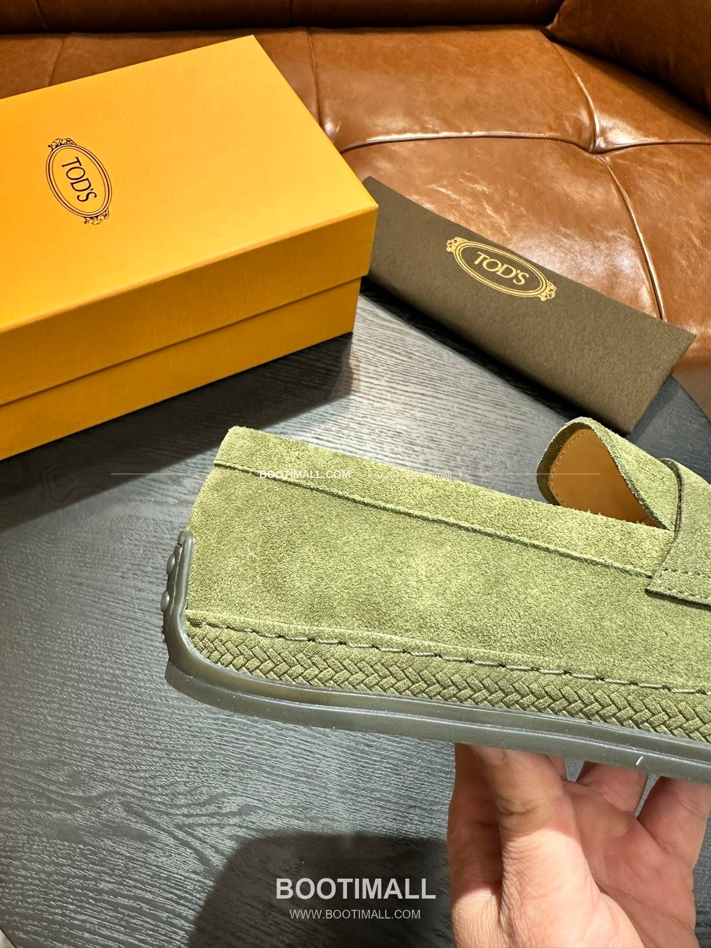 토즈 2026SS 송아지가죽 로고 디테일 위빙 트림 브라운 로퍼 Tod's 2026 SS Calfskin Logo Detail Weaving Trim Brown Loafers 6