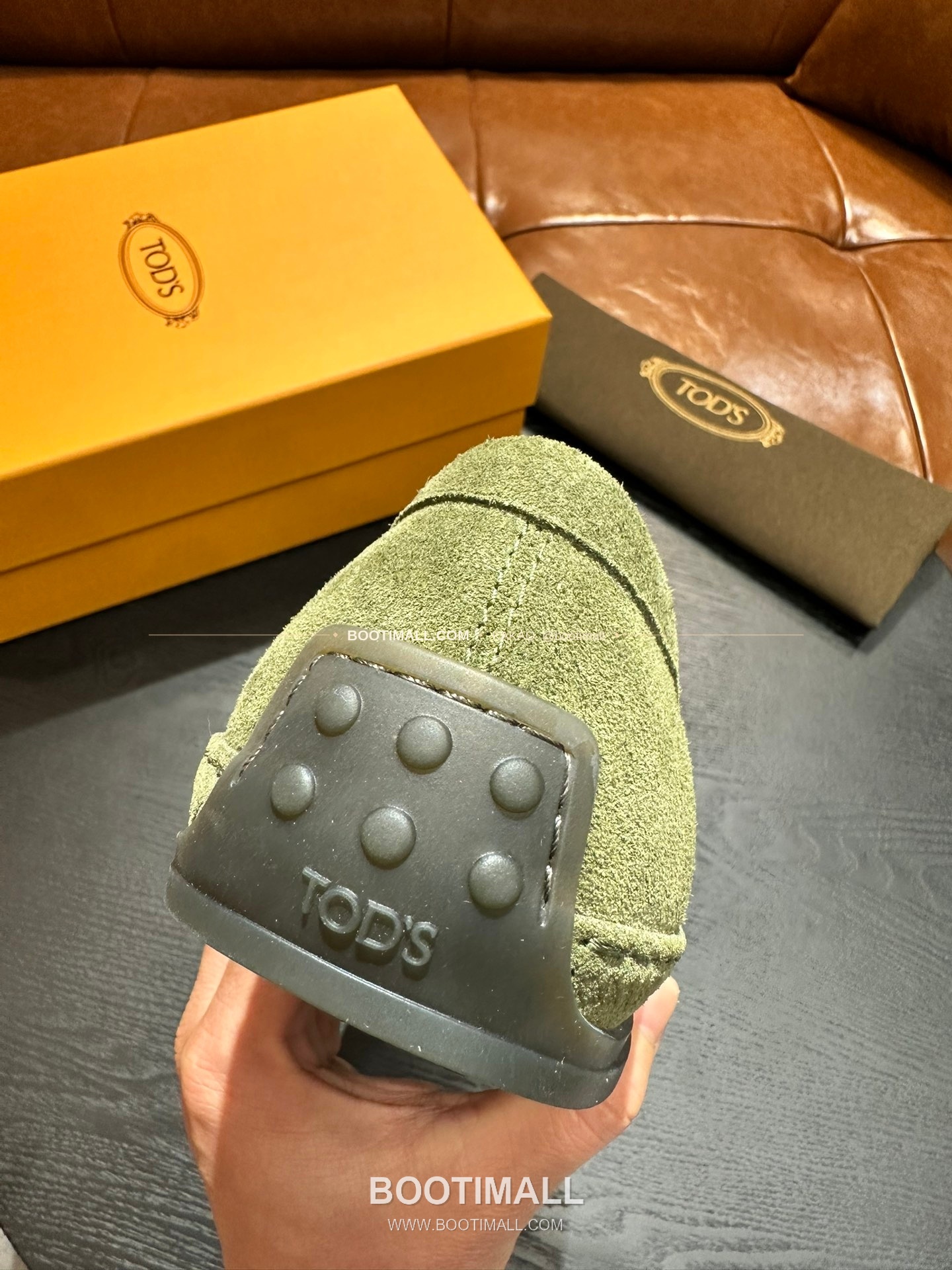 토즈 2026SS 송아지가죽 로고 디테일 위빙 트림 브라운 로퍼 Tod's 2026 SS Calfskin Logo Detail Weaving Trim Brown Loafers 9