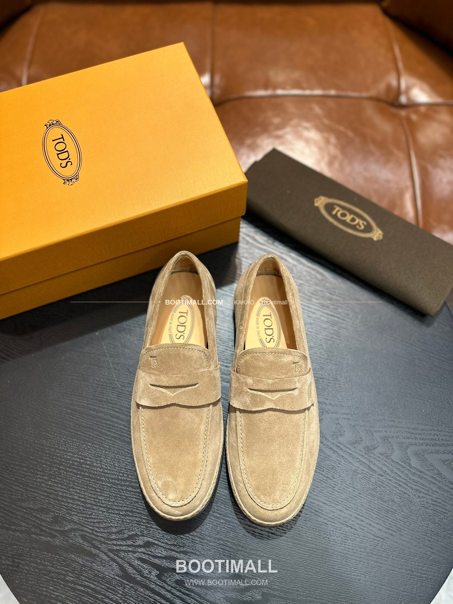토즈 2026SS 송아지가죽 로고 디테일 위빙 트림 브라운 로퍼 Tod's 2026 SS Calfskin Logo Detail Weaving Trim Brown Loafers 1