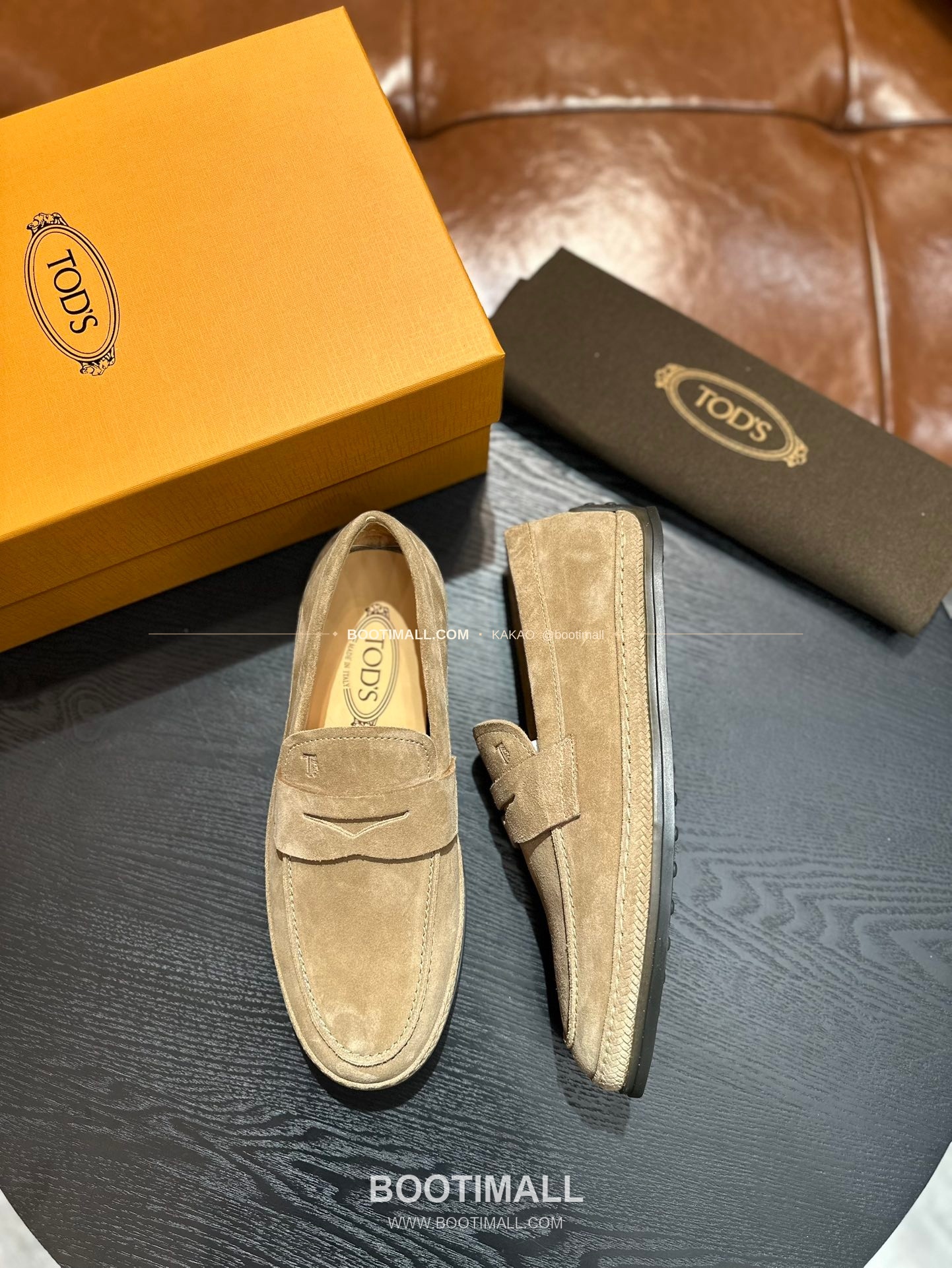 토즈 2026SS 송아지가죽 로고 디테일 위빙 트림 브라운 로퍼 Tod's 2026 SS Calfskin Logo Detail Weaving Trim Brown Loafers 2