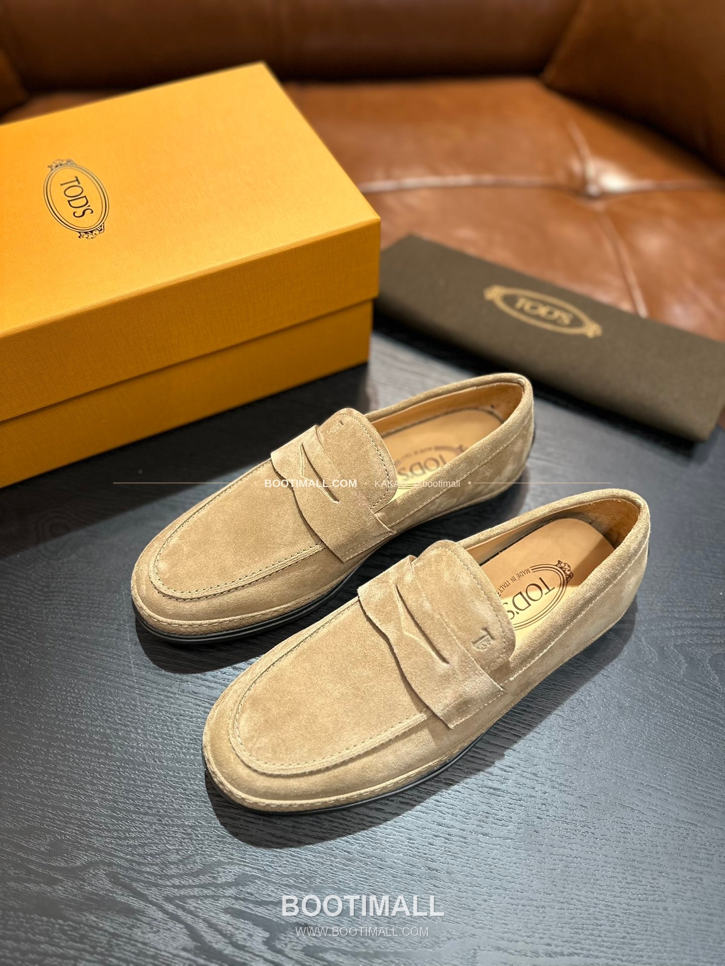 토즈 2026SS 송아지가죽 로고 디테일 위빙 트림 브라운 로퍼 Tod's 2026 SS Calfskin Logo Detail Weaving Trim Brown Loafers 3