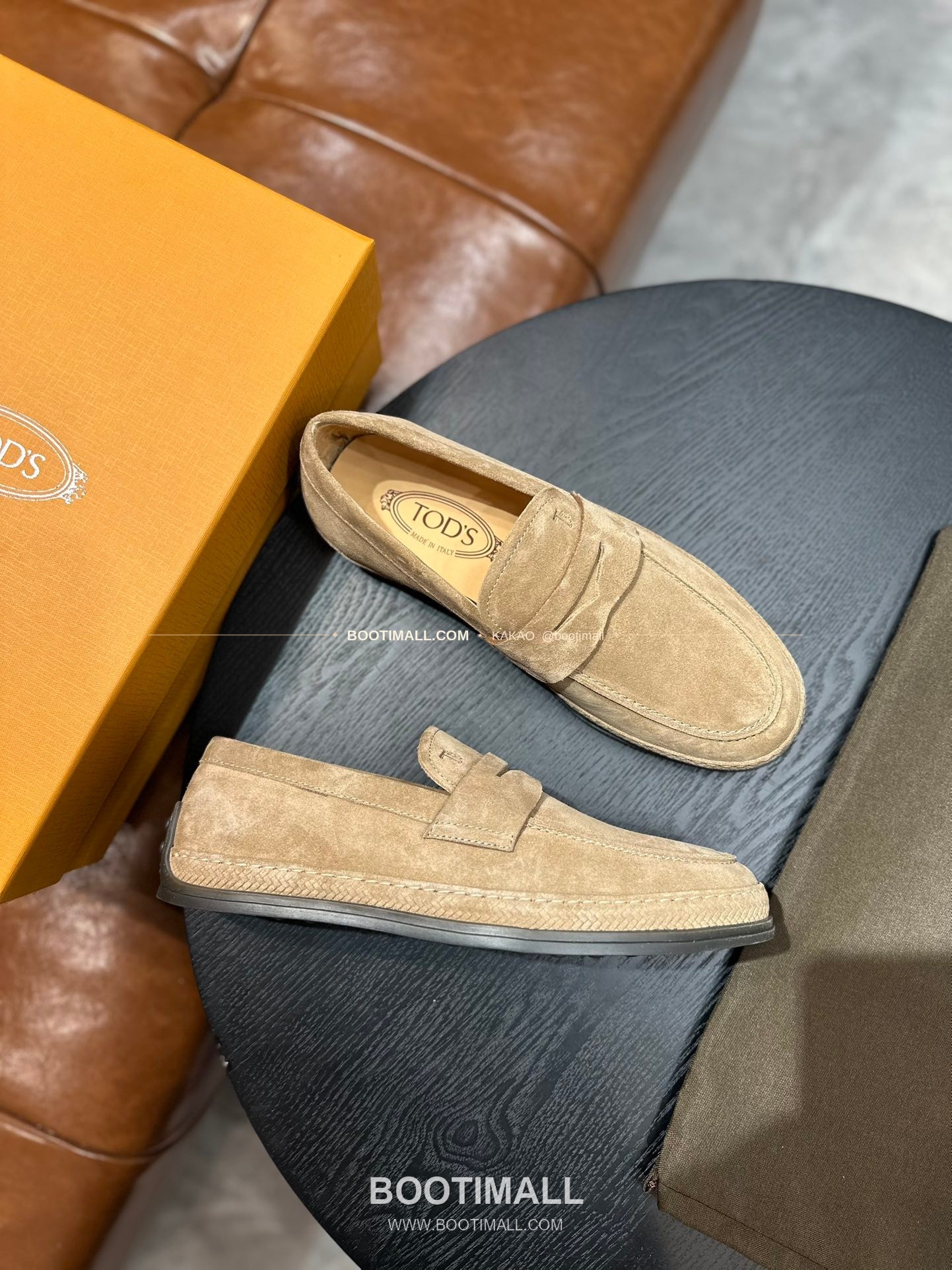 토즈 2026SS 송아지가죽 로고 디테일 위빙 트림 브라운 로퍼 Tod's 2026 SS Calfskin Logo Detail Weaving Trim Brown Loafers 4