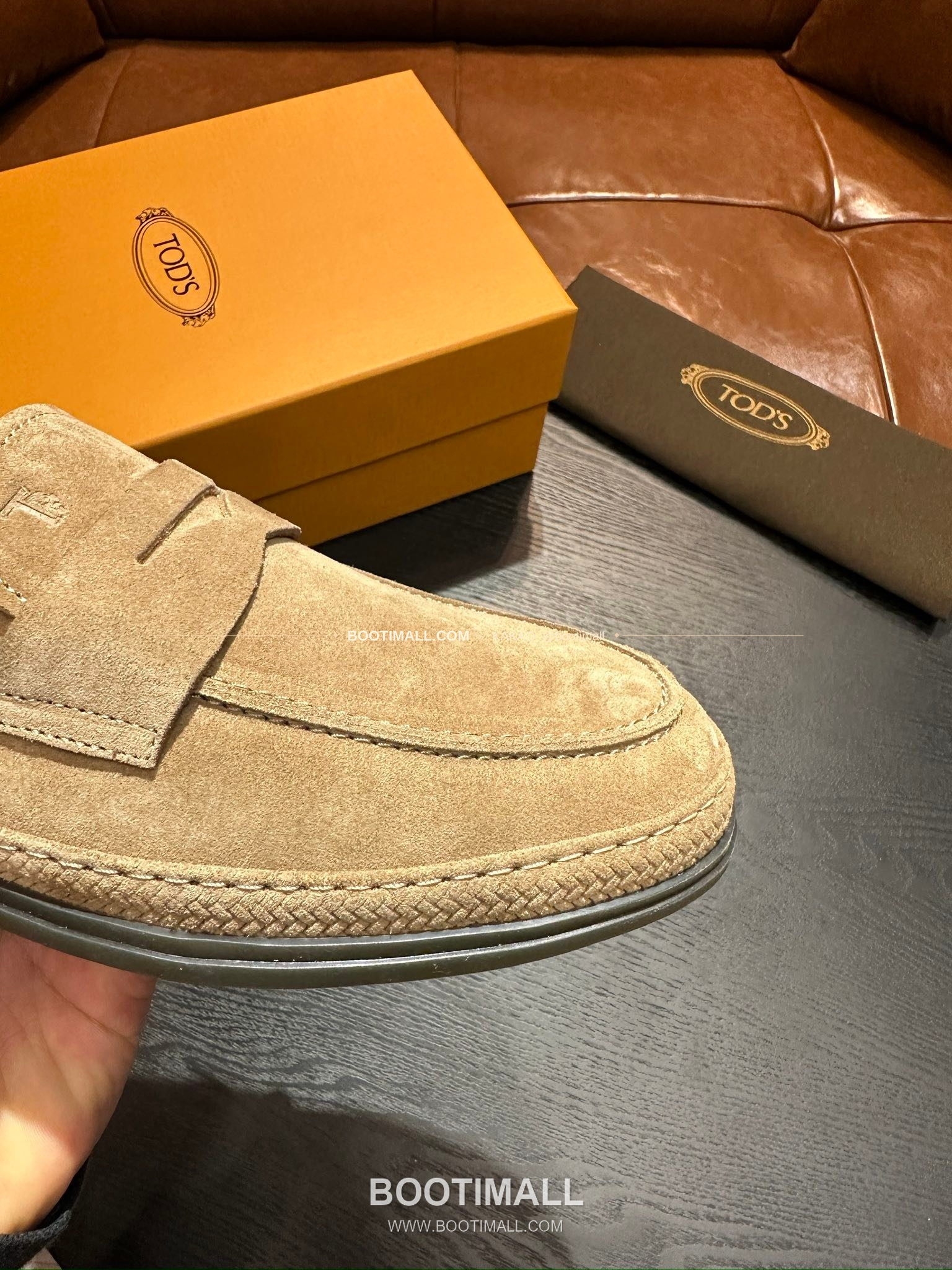 토즈 2026SS 송아지가죽 로고 디테일 위빙 트림 브라운 로퍼 Tod's 2026 SS Calfskin Logo Detail Weaving Trim Brown Loafers 7