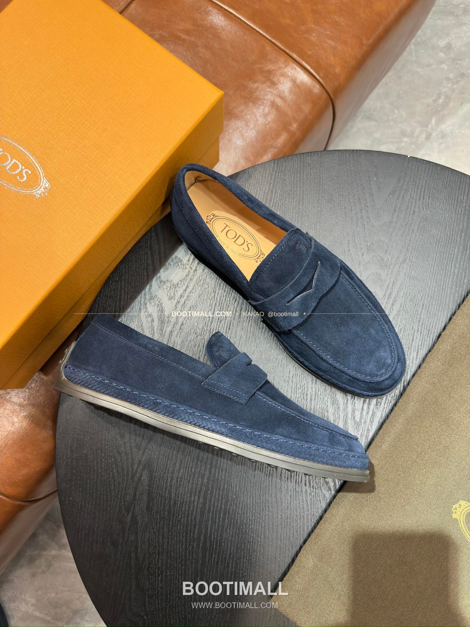 토즈 2026SS 송아지가죽 로고 디테일 위빙 트림 브라운 로퍼 Tod's 2026 SS Calfskin Logo Detail Weaving Trim Brown Loafers 4