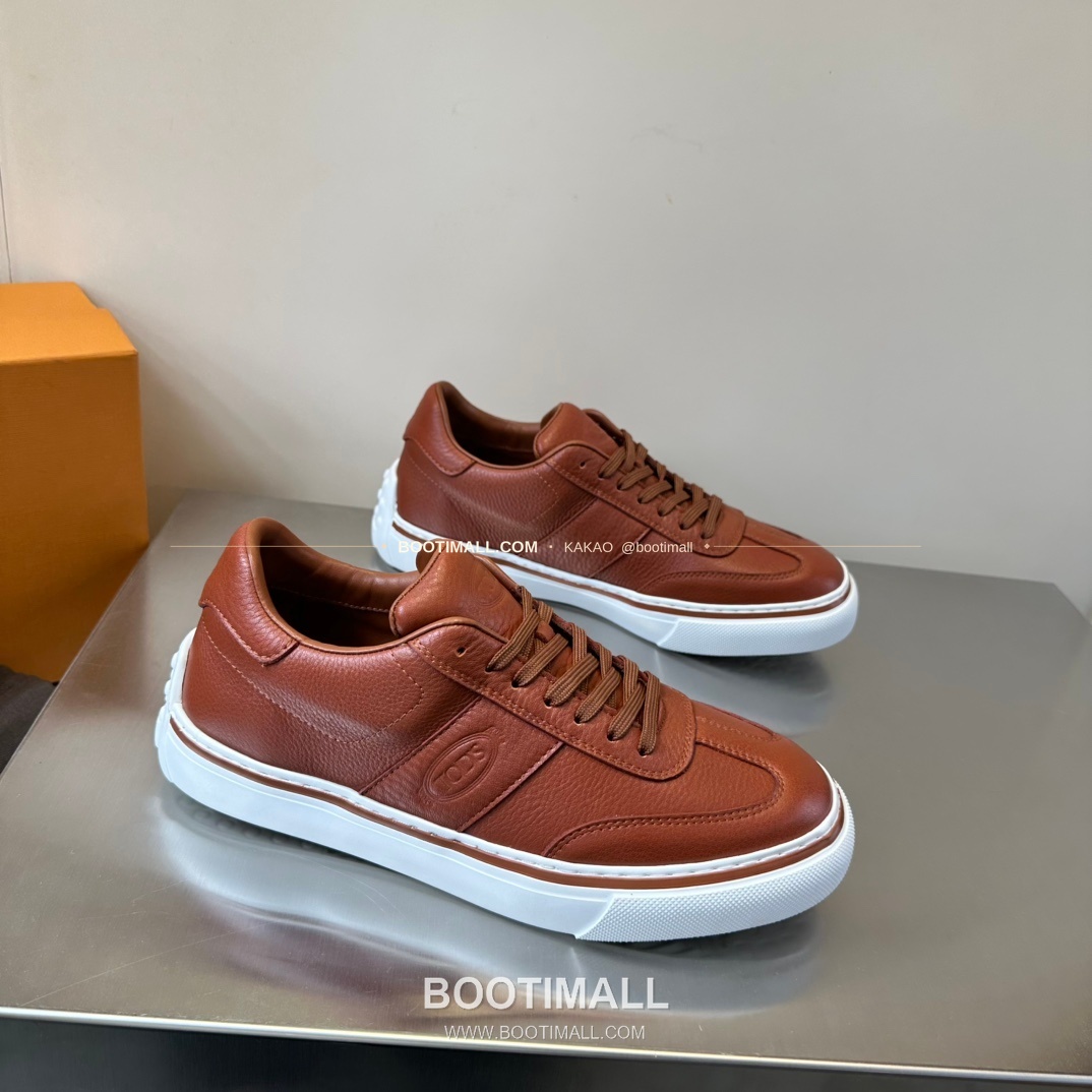 토즈 2026SS 송아지가죽 T로고 고미노 화이트 스니커즈 Tod's 2026 SS Calfskin T Logo Gommino White Sneakers 1