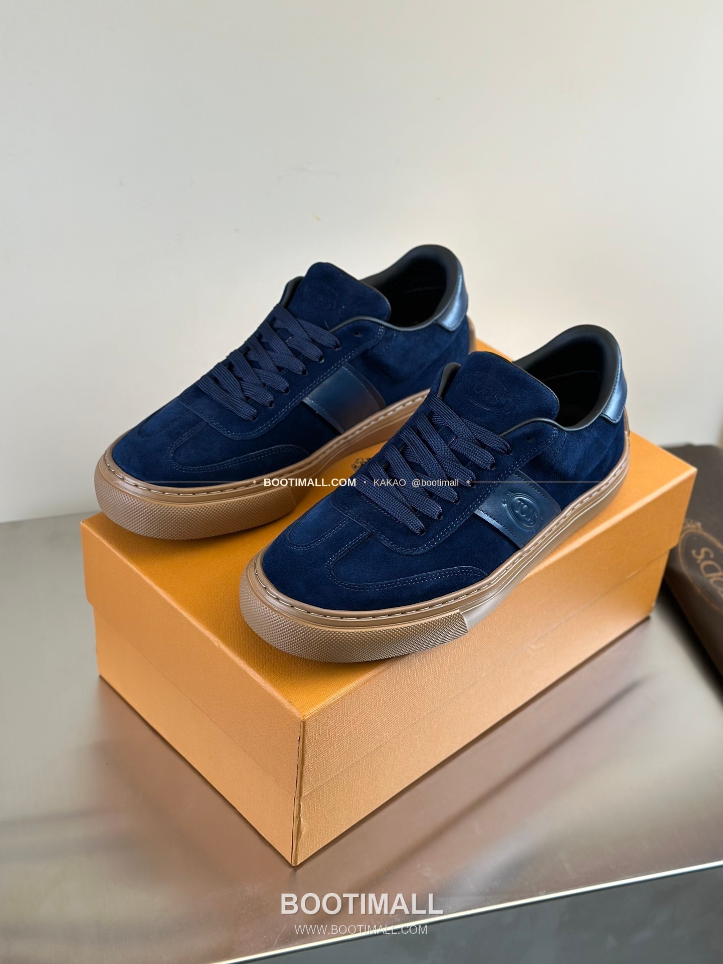 토즈 2026SS 송아지가죽 T로고 고미노 화이트 스니커즈 Tod's 2026 SS Calfskin T Logo Gommino White Sneakers 6