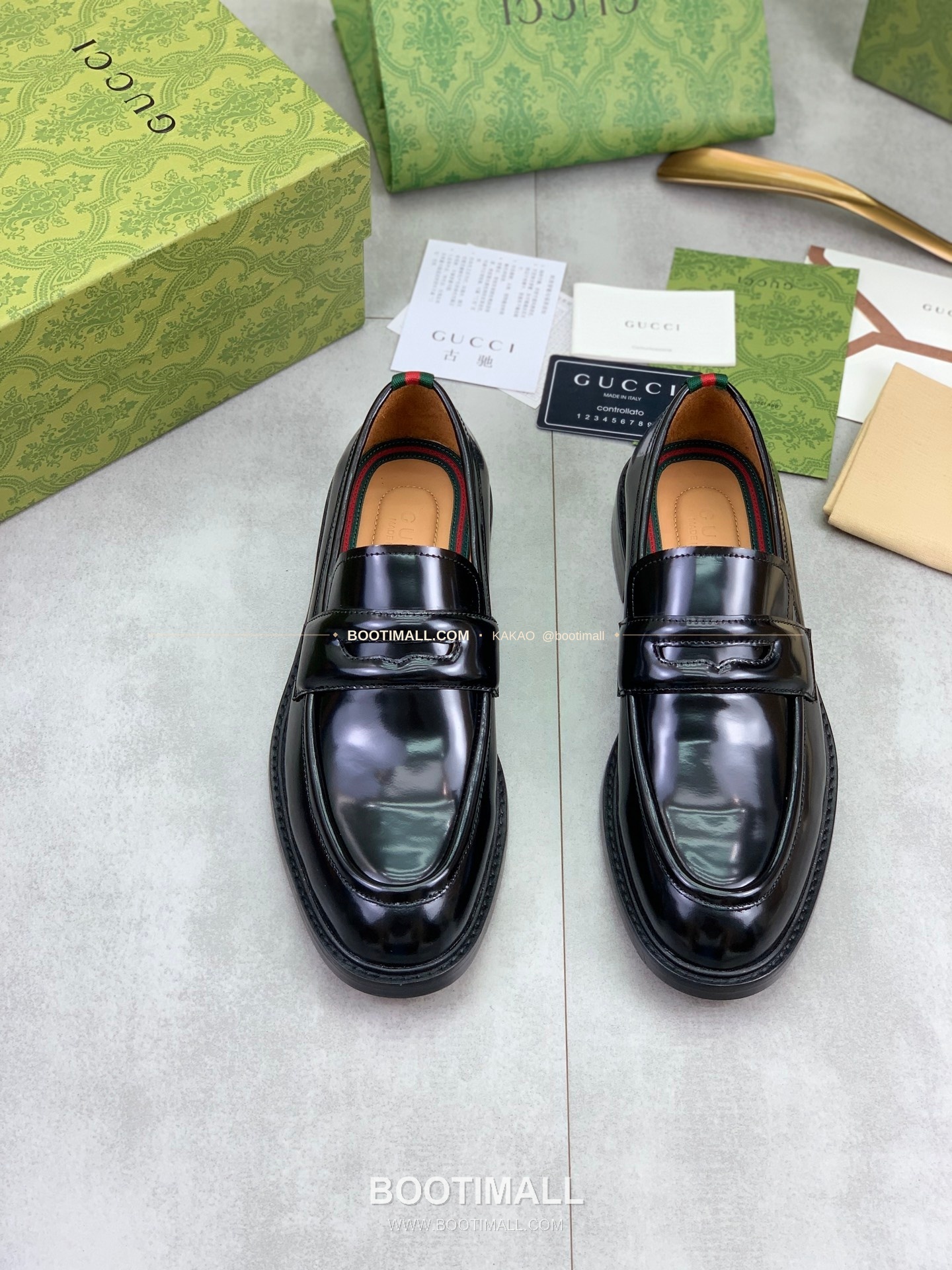 구찌 2026SS 송아지가죽 슬립온 클래식 블랙 로퍼 Gucci 2026 SS Calfskin Slip On Classic Black Loafers 2
