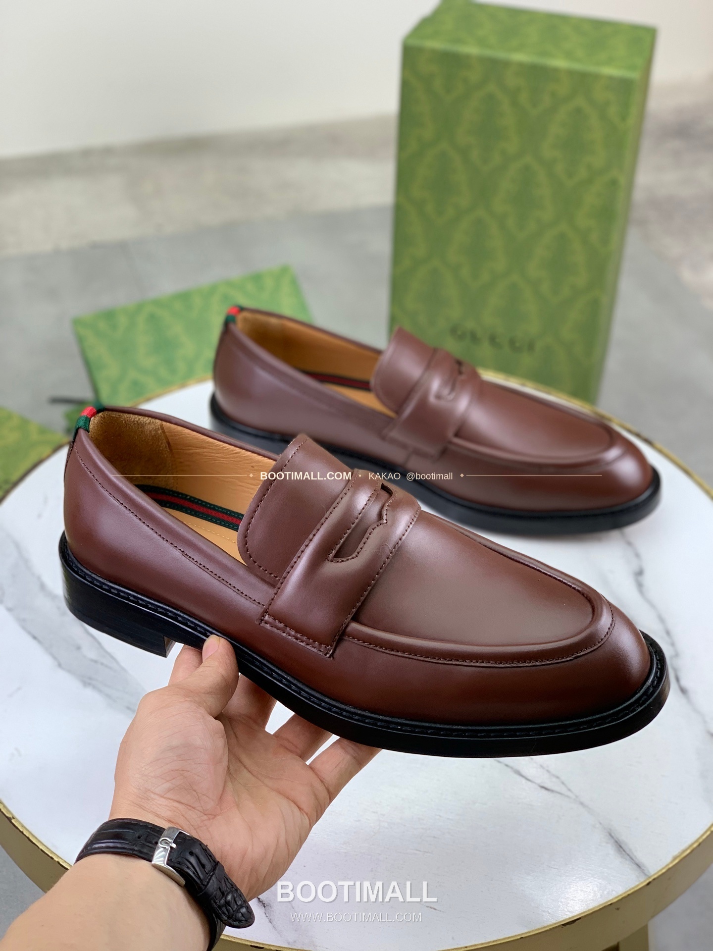 구찌 2026SS 송아지가죽 슬립온 클래식 블랙 로퍼 Gucci 2026 SS Calfskin Slip On Classic Black Loafers 3