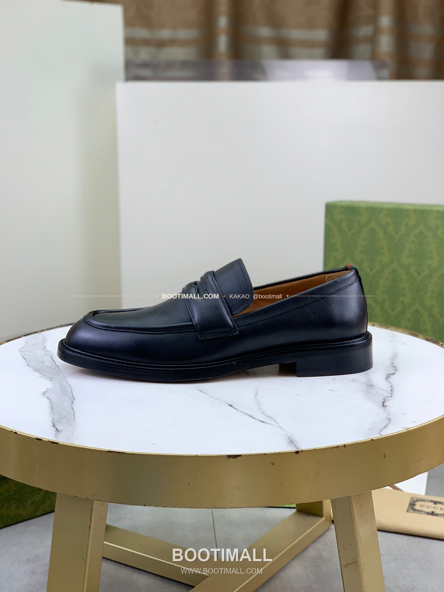 구찌 2026SS 송아지가죽 슬립온 클래식 블랙 로퍼 Gucci 2026 SS Calfskin Slip On Classic Black Loafers 1