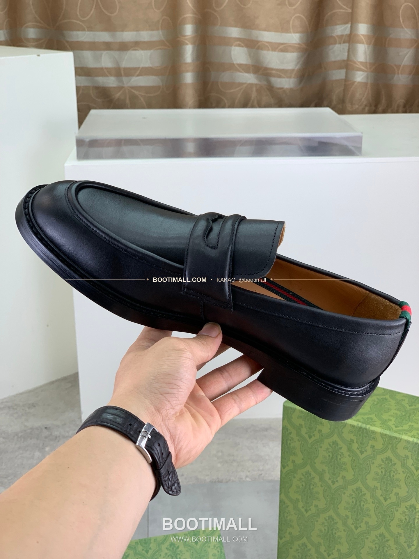 구찌 2026SS 송아지가죽 슬립온 클래식 블랙 로퍼 Gucci 2026 SS Calfskin Slip On Classic Black Loafers 6
