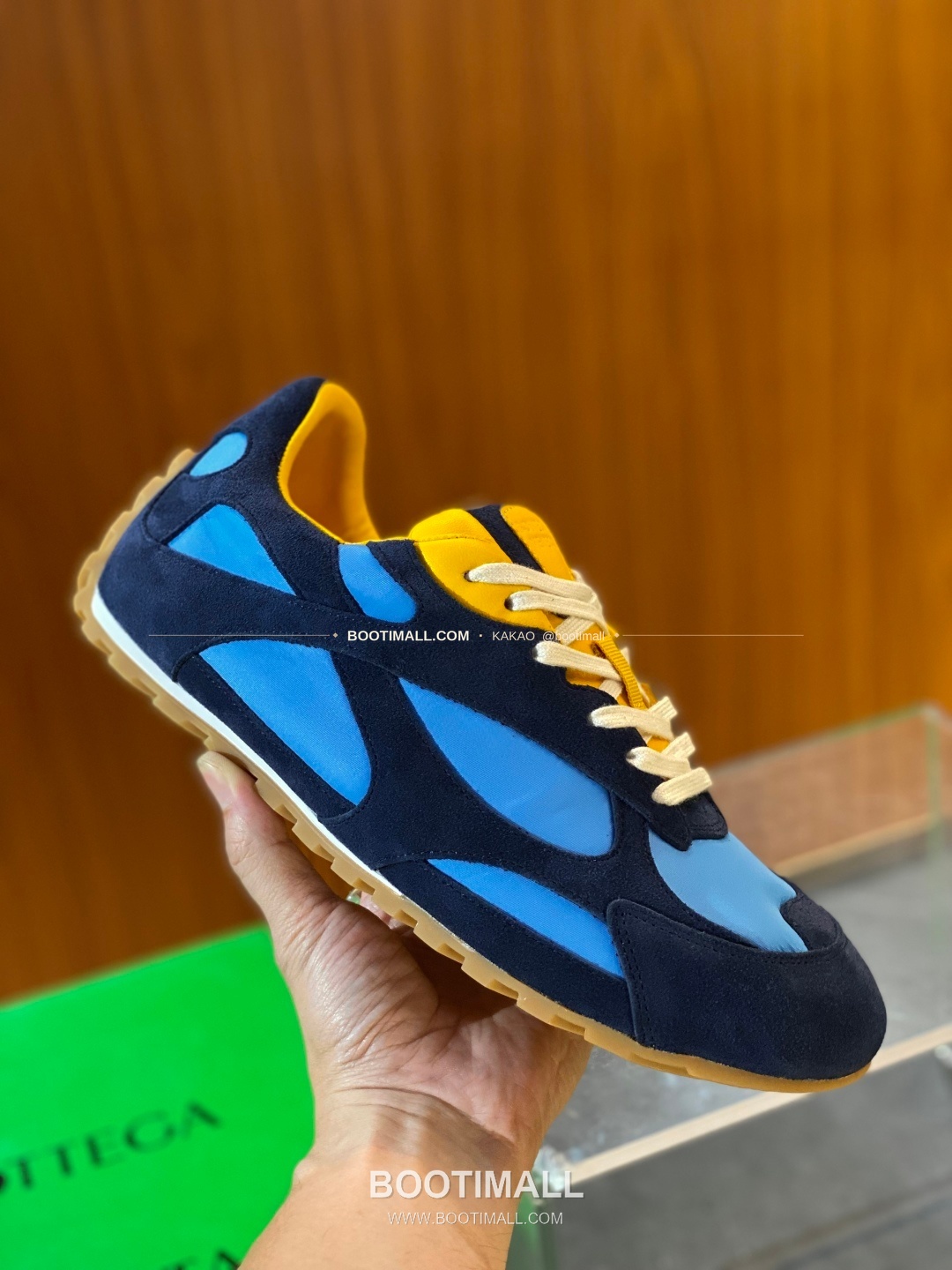 보테가베네타 2026SS 스웨이드 로우탑 브라운 스니커즈 Bottega Veneta 2026 SS Suede Low Top Brown Sneakers BV Orbit Flash 2