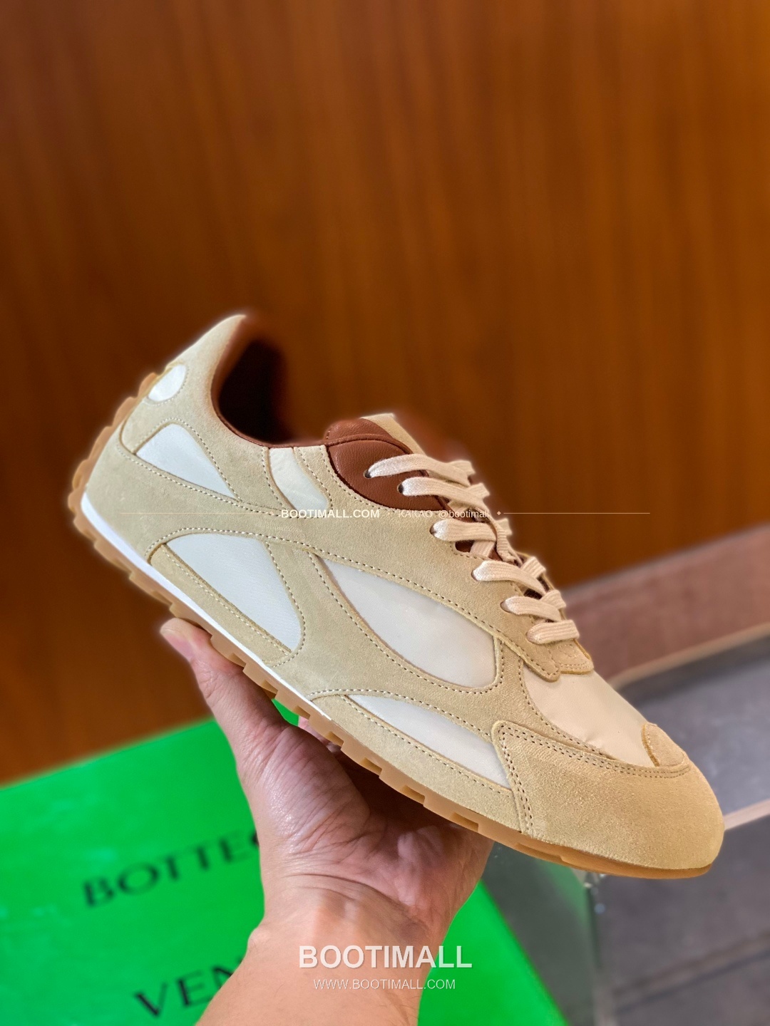 보테가베네타 2026SS 스웨이드 로우탑 브라운 스니커즈 Bottega Veneta 2026 SS Suede Low Top Brown Sneakers BV Orbit Flash 2