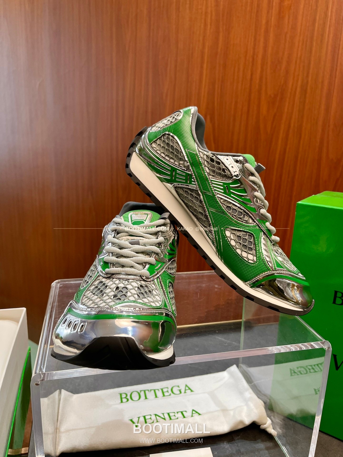 보테가베네타 2026SS 스웨이드 로우탑 브라운 스니커즈 Bottega Veneta 2026 SS Suede Low Top Brown Sneakers BV Orbit Flash 1