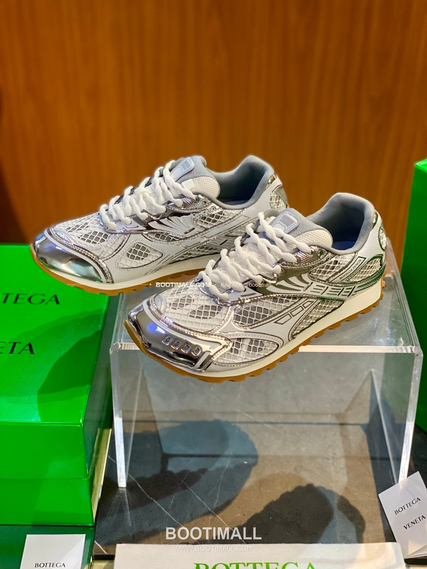 보테가베네타 2026SS 스웨이드 로우탑 브라운 스니커즈 Bottega Veneta 2026 SS Suede Low Top Brown Sneakers BV Orbit Flash 1