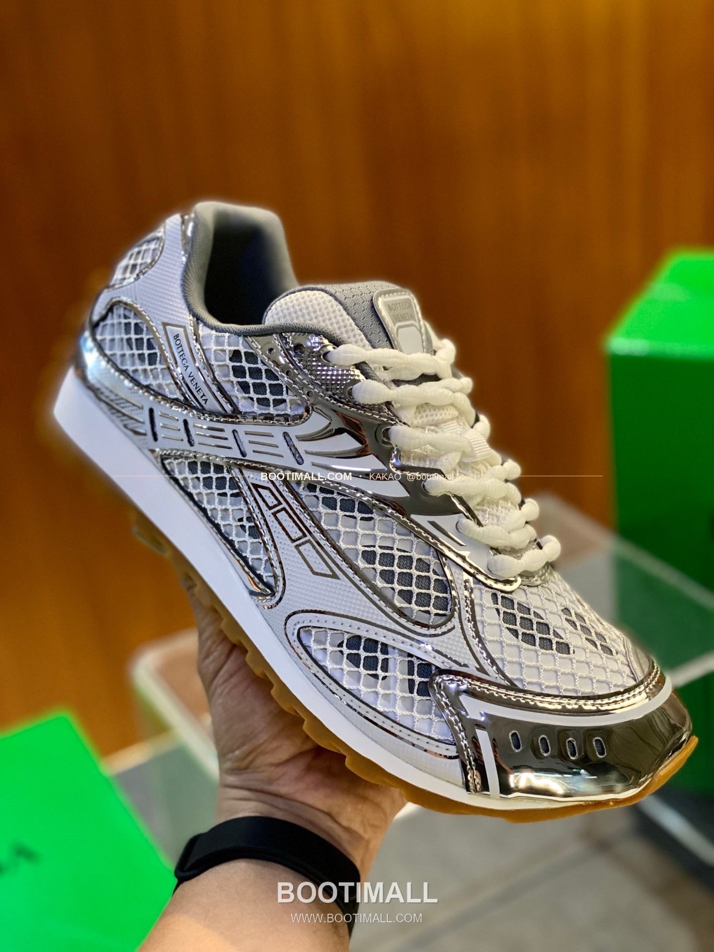 보테가베네타 2026SS 스웨이드 로우탑 브라운 스니커즈 Bottega Veneta 2026 SS Suede Low Top Brown Sneakers BV Orbit Flash 2