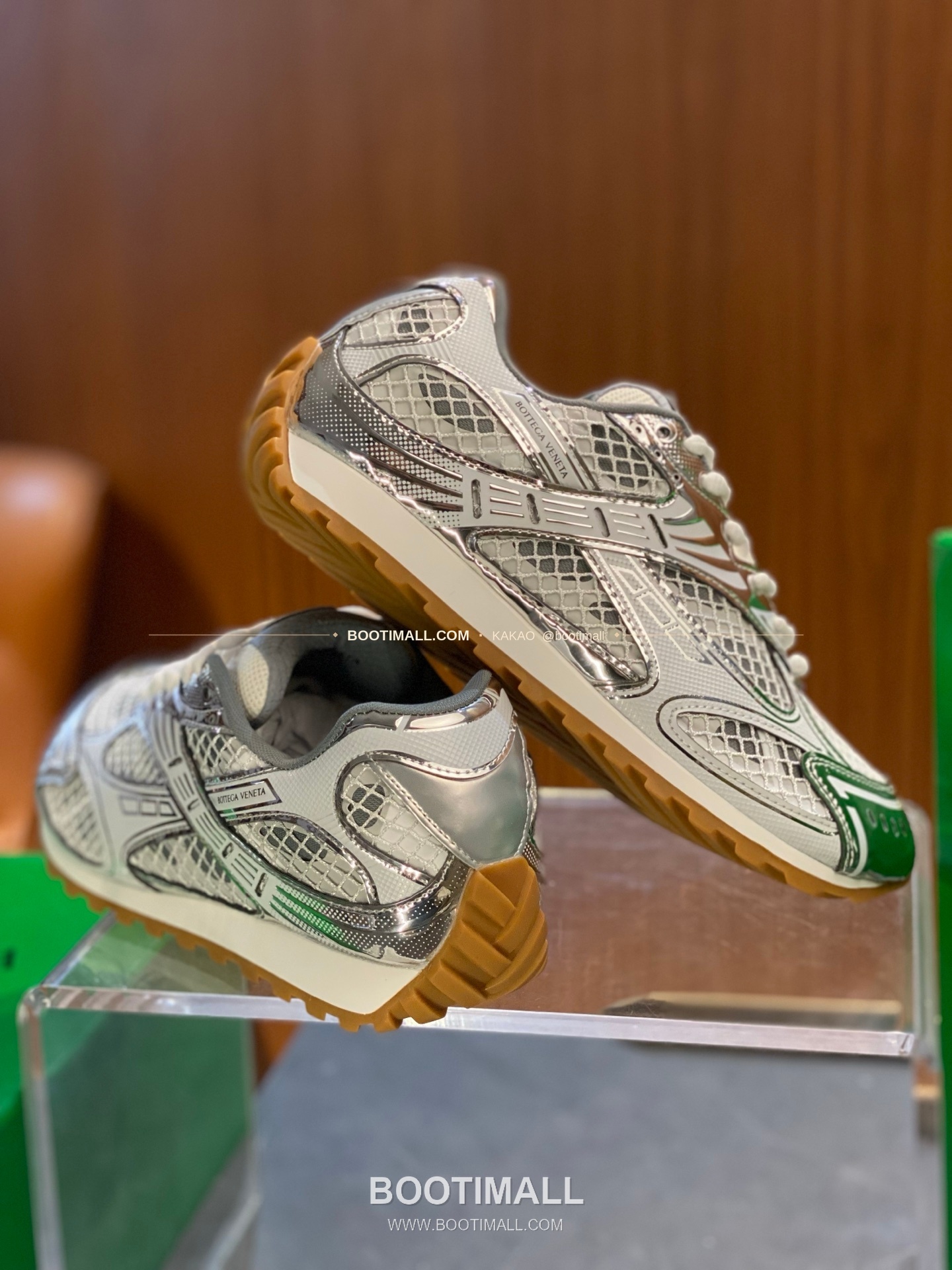 보테가베네타 2026SS 스웨이드 로우탑 브라운 스니커즈 Bottega Veneta 2026 SS Suede Low Top Brown Sneakers BV Orbit Flash 4