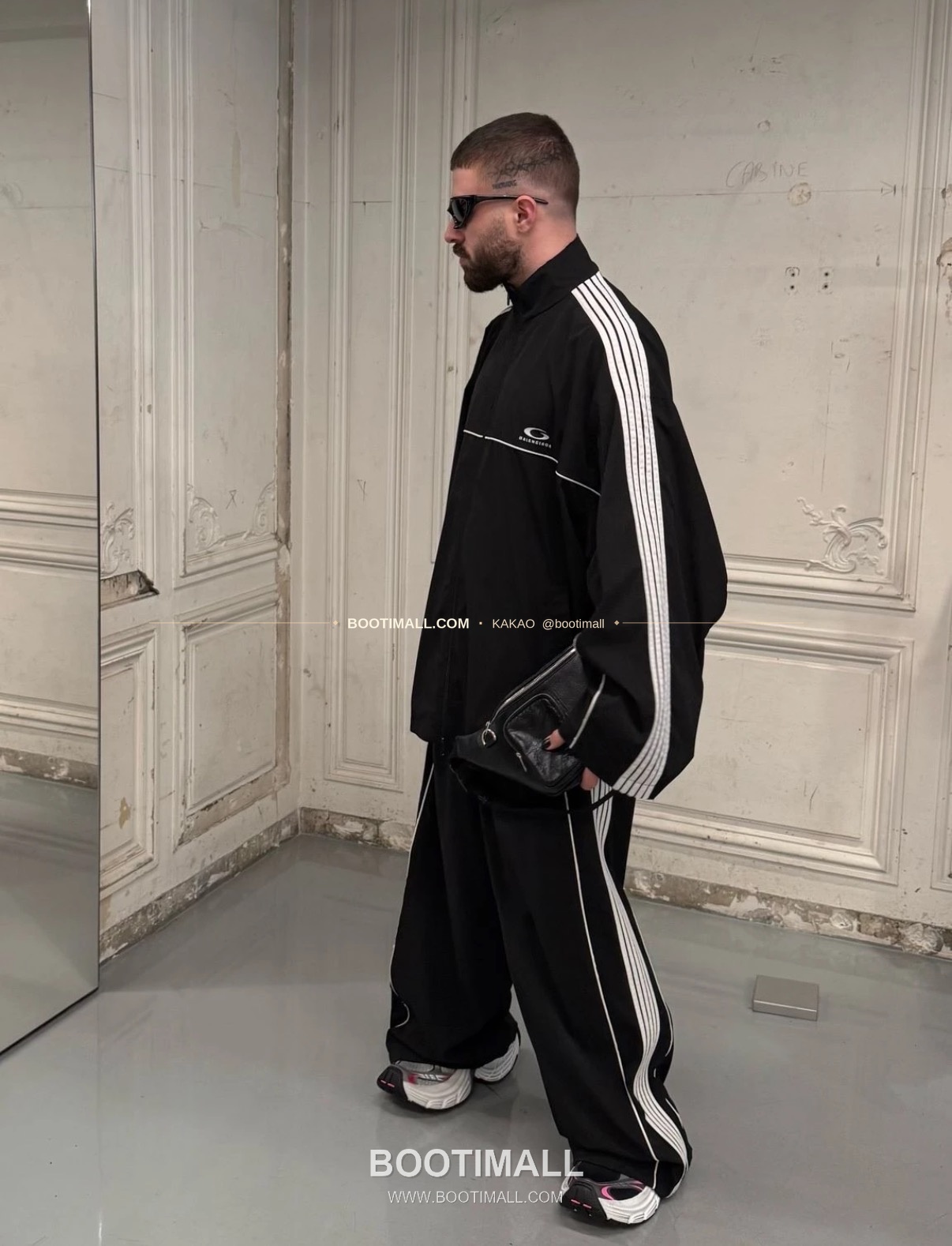 발렌시아가 2025FW 더블링 자수 오버핏 후드 롱 윈드브레이커 Balenciaga 2025 FW Double Ring Embroidery Oversized Hooded Long Windbreaker 3