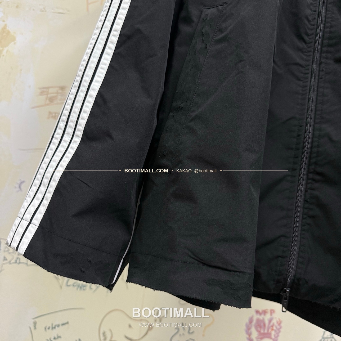 발렌시아가 2025FW 더블링 자수 오버핏 후드 롱 윈드브레이커 Balenciaga 2025 FW Double Ring Embroidery Oversized Hooded Long Windbreaker 9