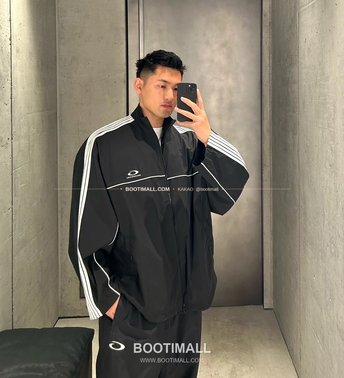 발렌시아가 2025FW 더블링 자수 오버핏 후드 롱 윈드브레이커 Balenciaga 2025 FW Double Ring Embroidery Oversized Hooded Long Windbreaker 14