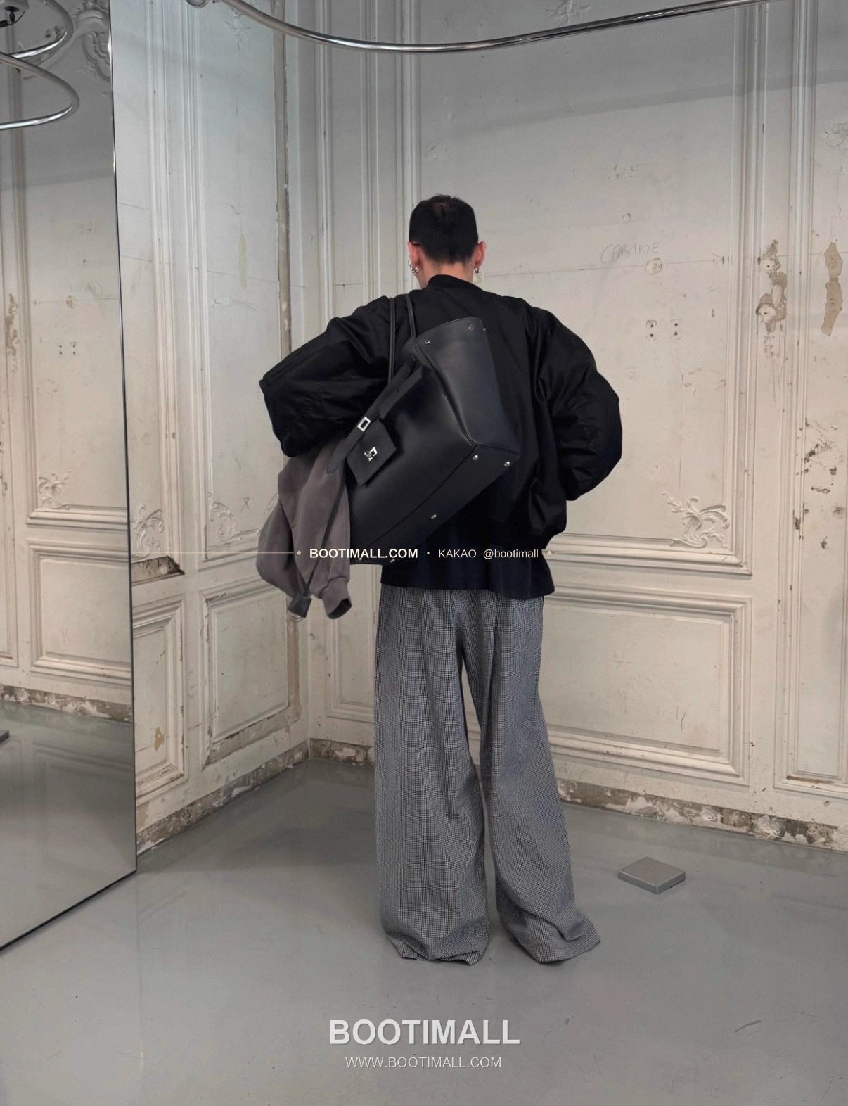 발렌시아가 2025SS 체크패턴 루즈핏 드로스트링 와이드팬츠 Balenciaga 2025 SS Check Pattern Loose Fit Drawstring Wide Pants 2